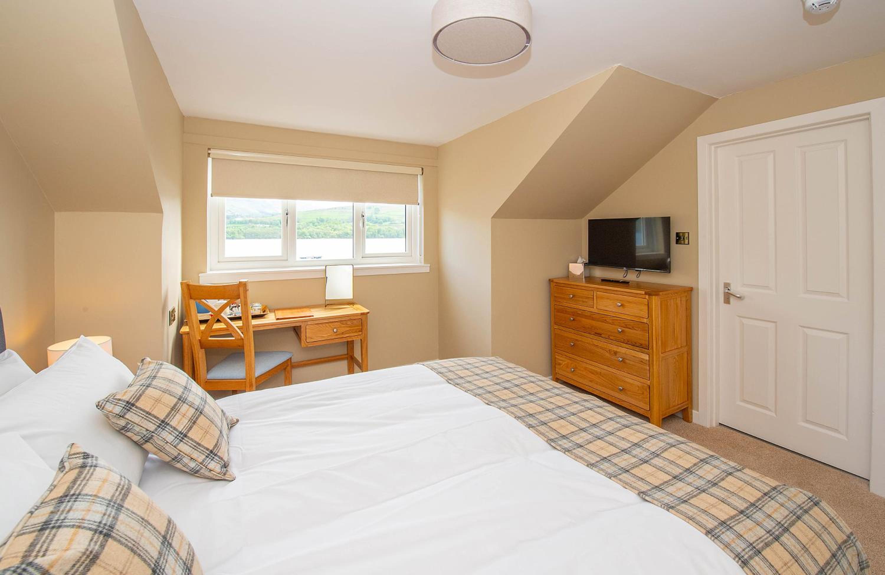 Double Room with Lake View photo 2
