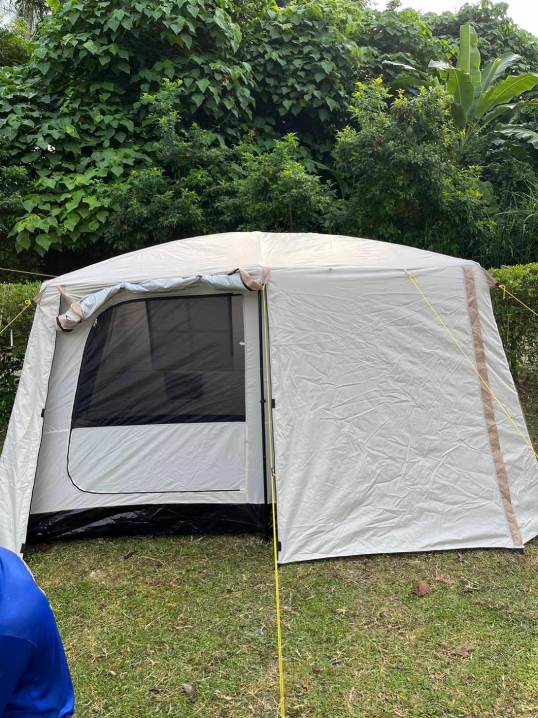 Deluxe Tent photo 2