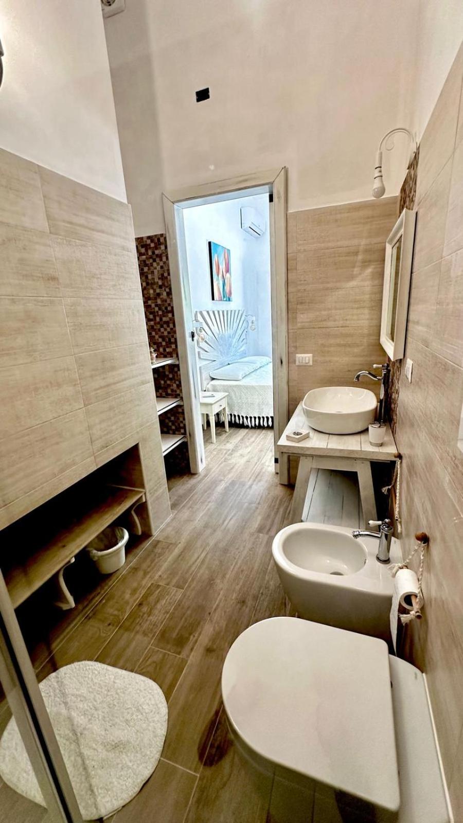 Large Double Room photo 3