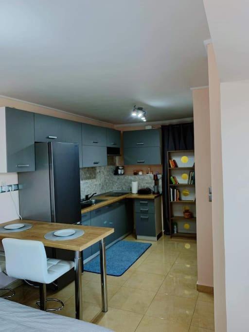 One-Bedroom Apartment photo 3