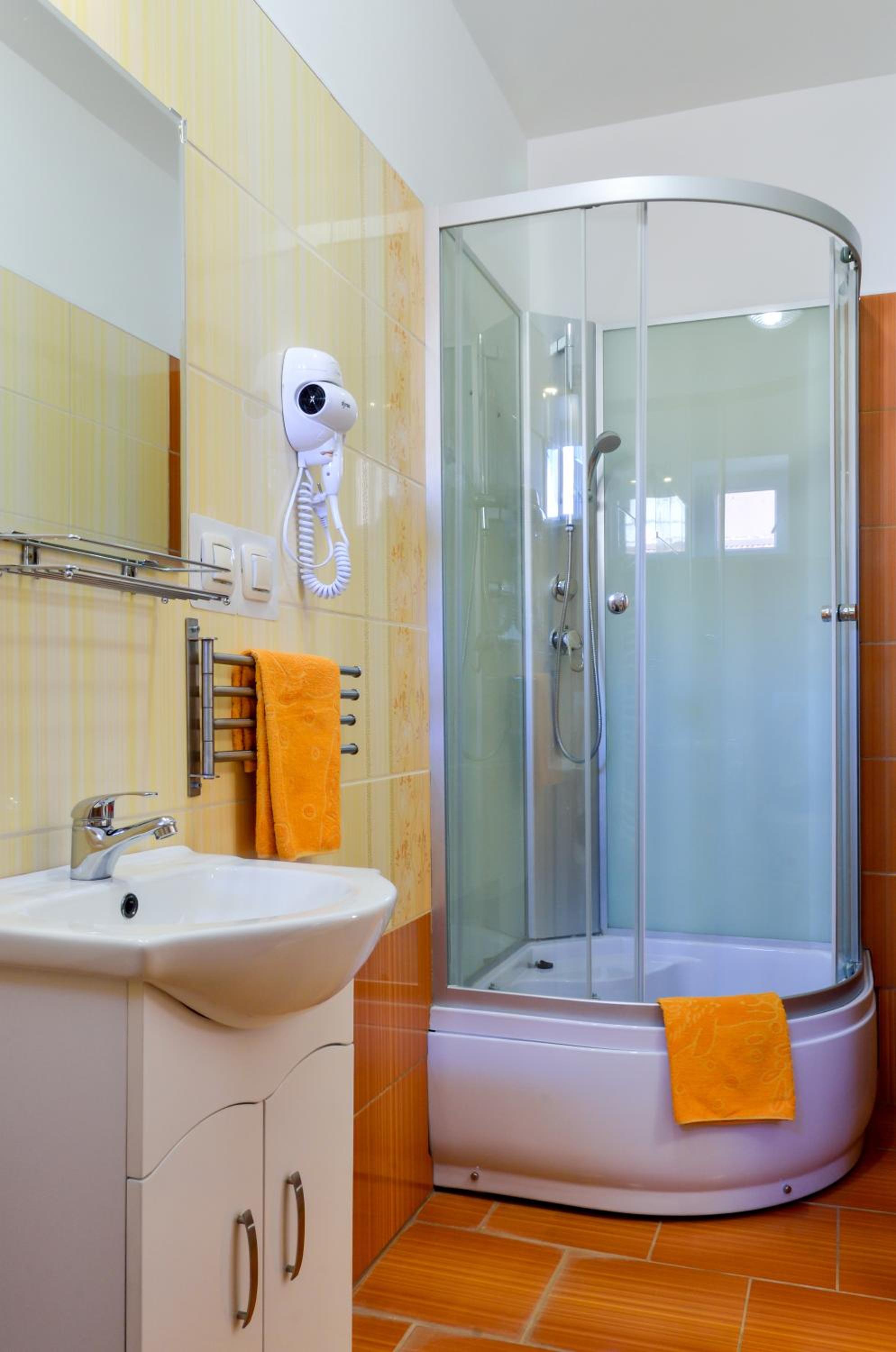 Two-Bedroom Upstairs Apartment with Street View - Photo 9