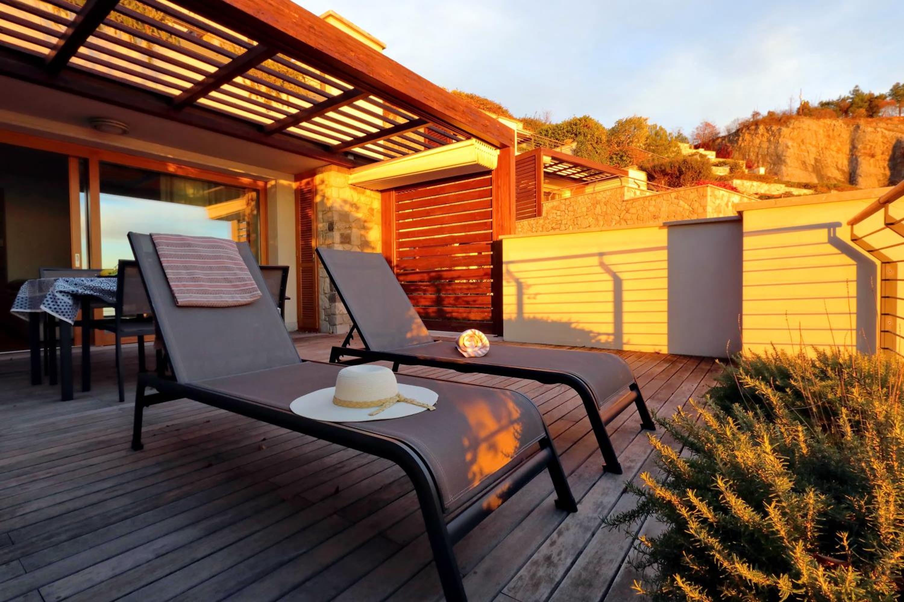 Apartment with Terrace photo 3