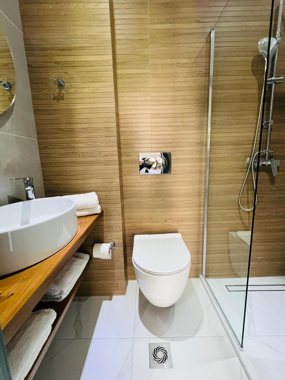 Triple Room with Sea View - Photo 17
