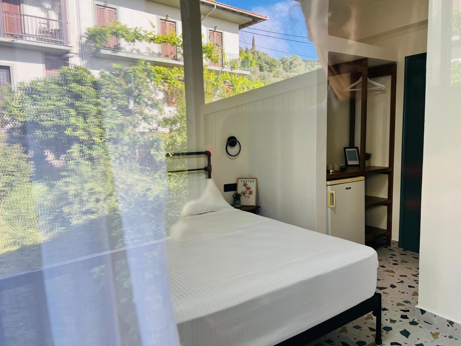 Standard Double Room - Photo 2
