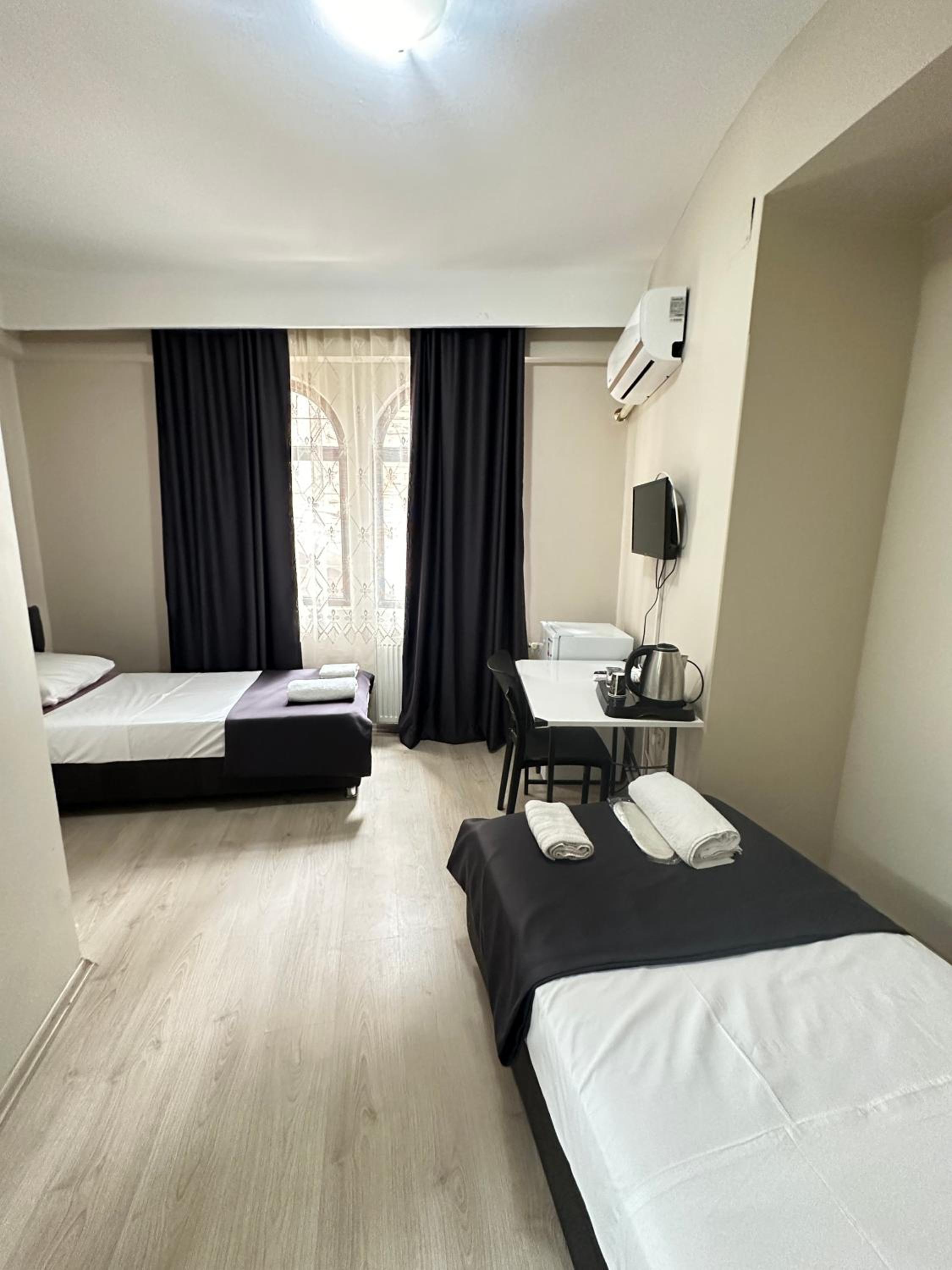 Twin Room - Photo 4