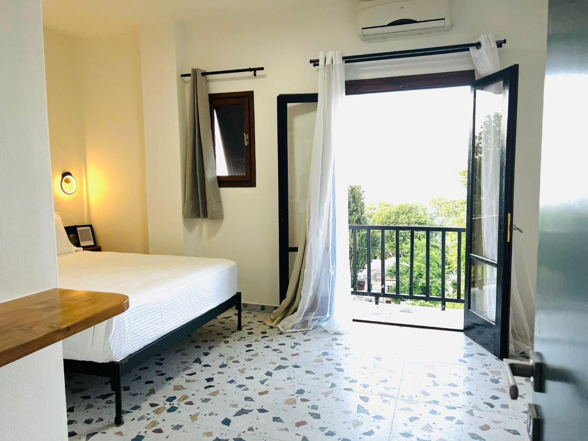 Triple Room with Sea View - Photo 11