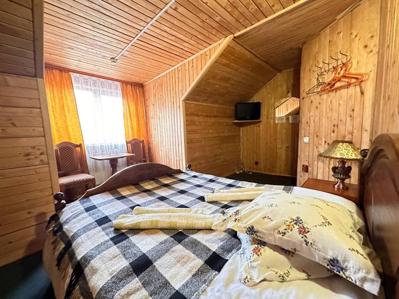 Standard Double Room with Shared Bathroom photo 1