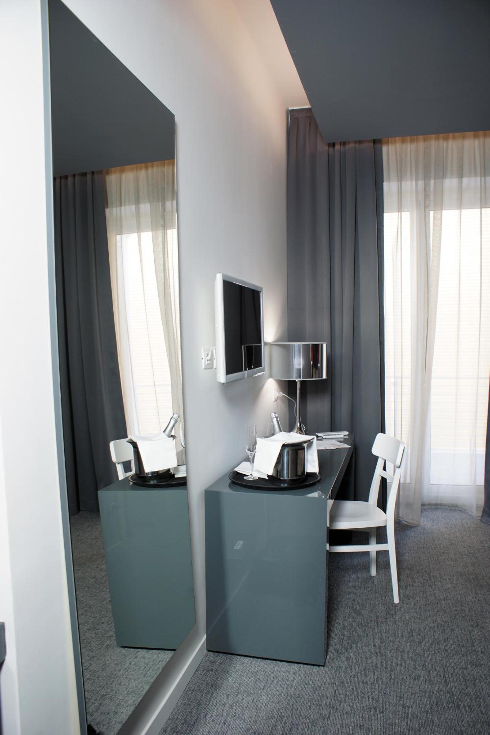 Double Room with Private Bathroom photo 2