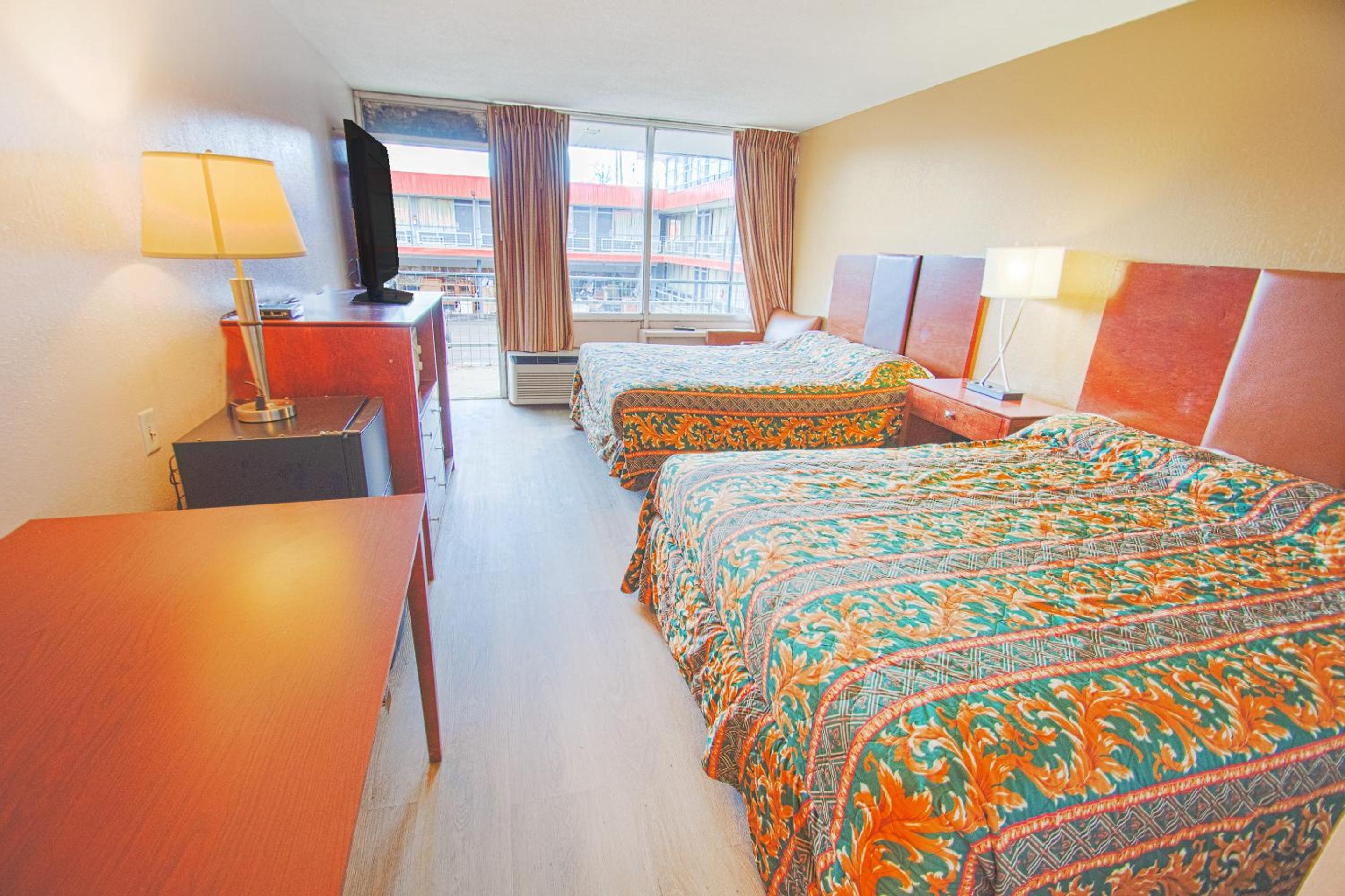 2 Full Beds Non-Smoking photo 3
