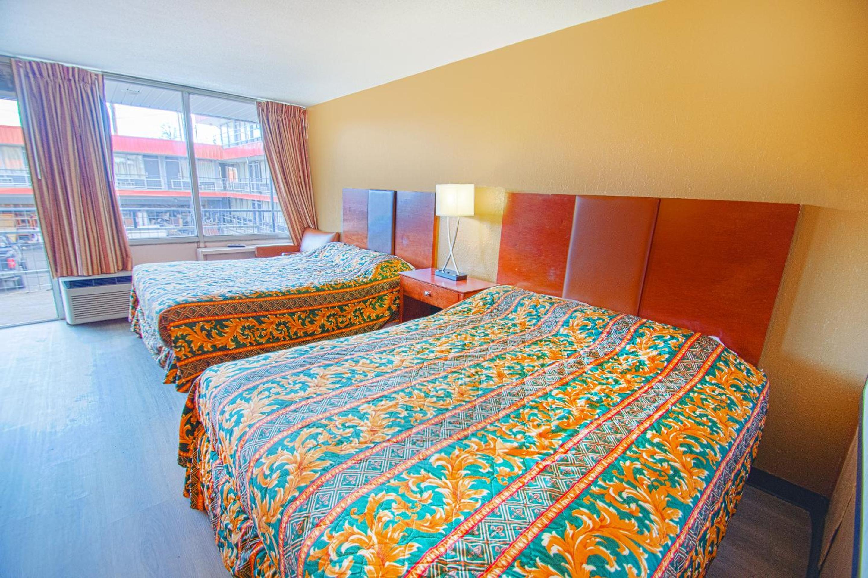 Double Room with Two Double Beds Smoking photo 2