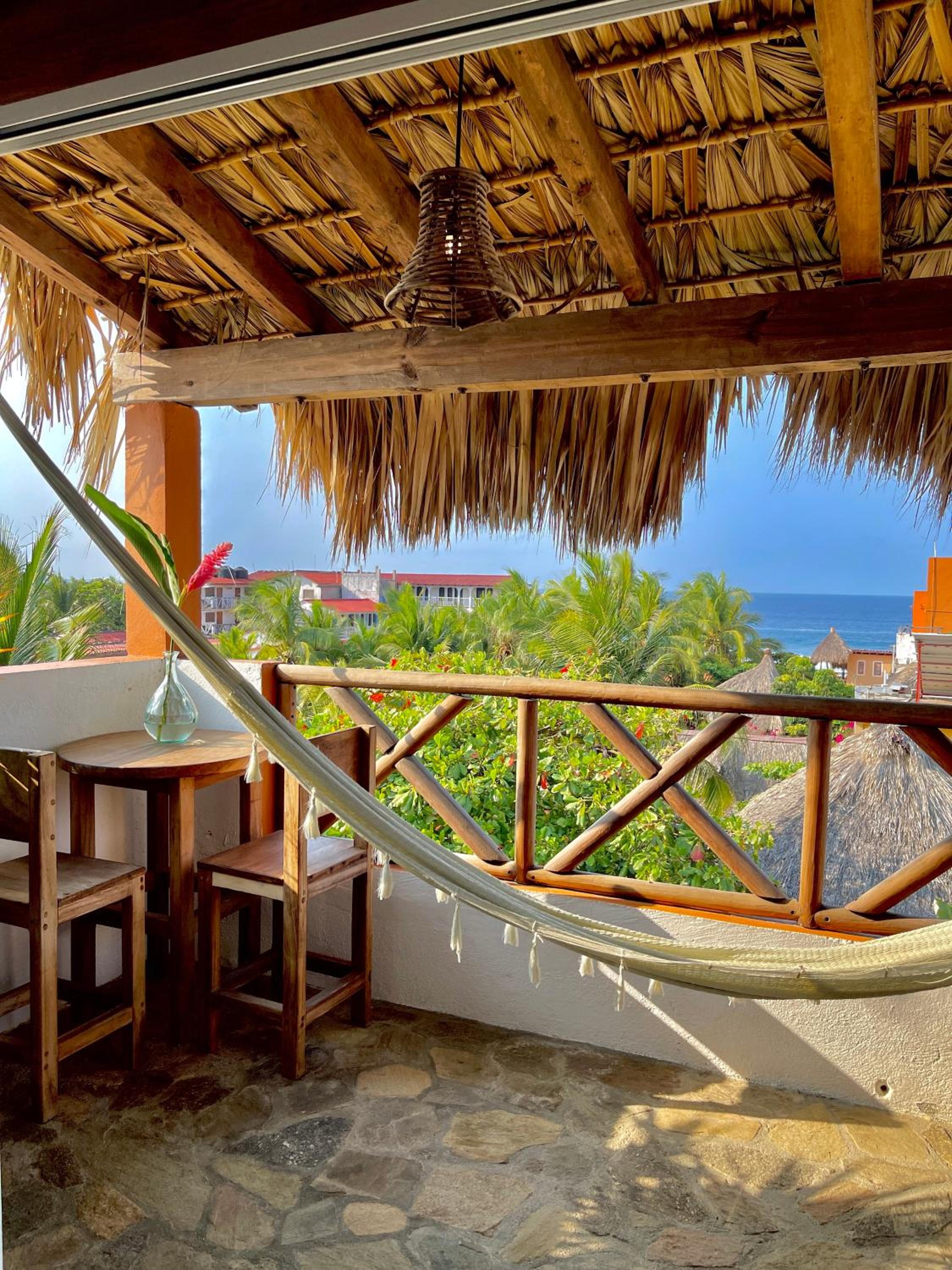 Apartment with Sea View - Photo 4