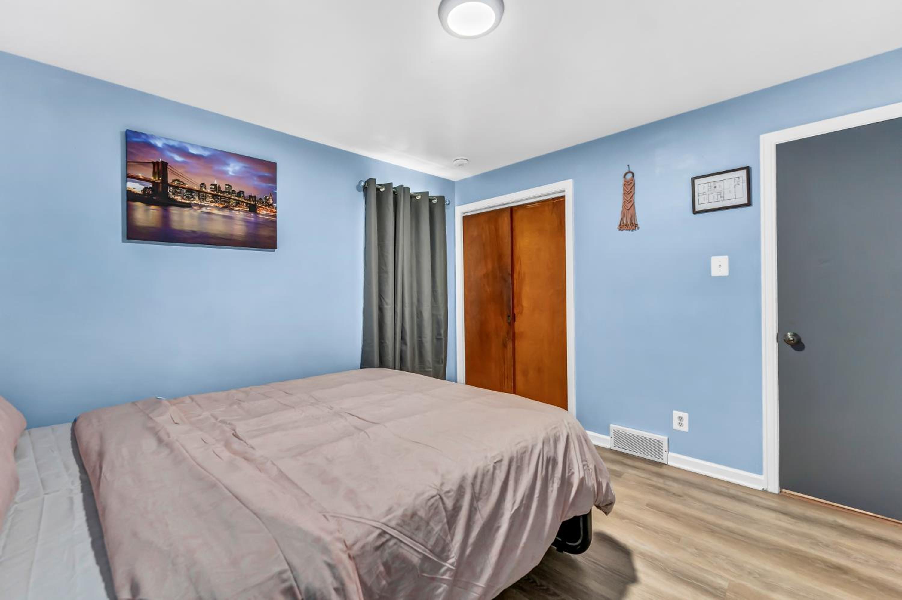 Three-Bedroom House photo 1