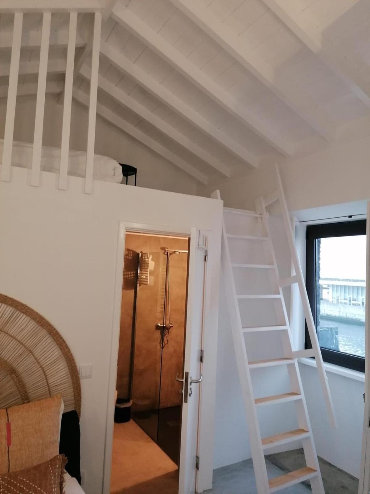 Studio with Balcony photo 1