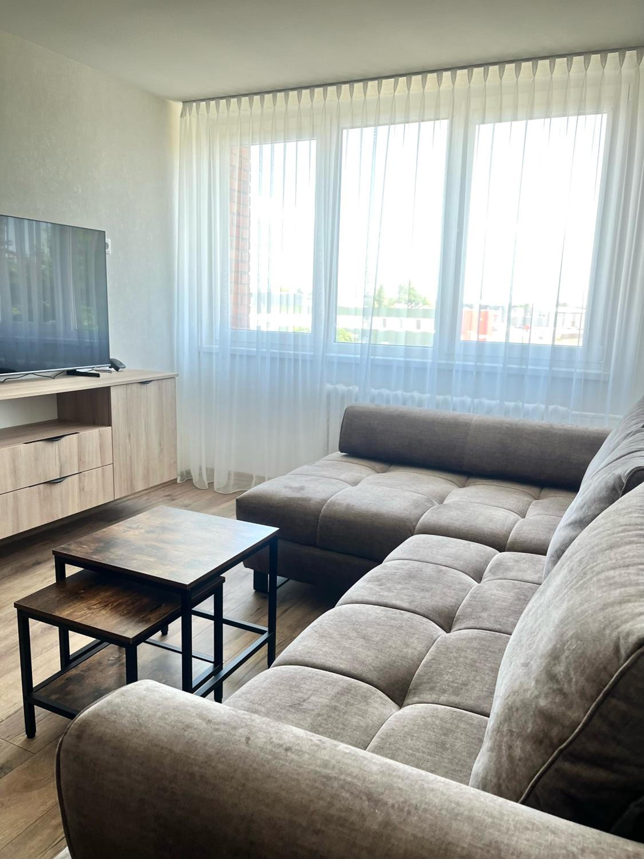 One-Bedroom Apartment photo 1