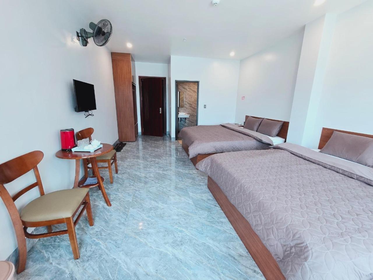 Large Double Room photo 1