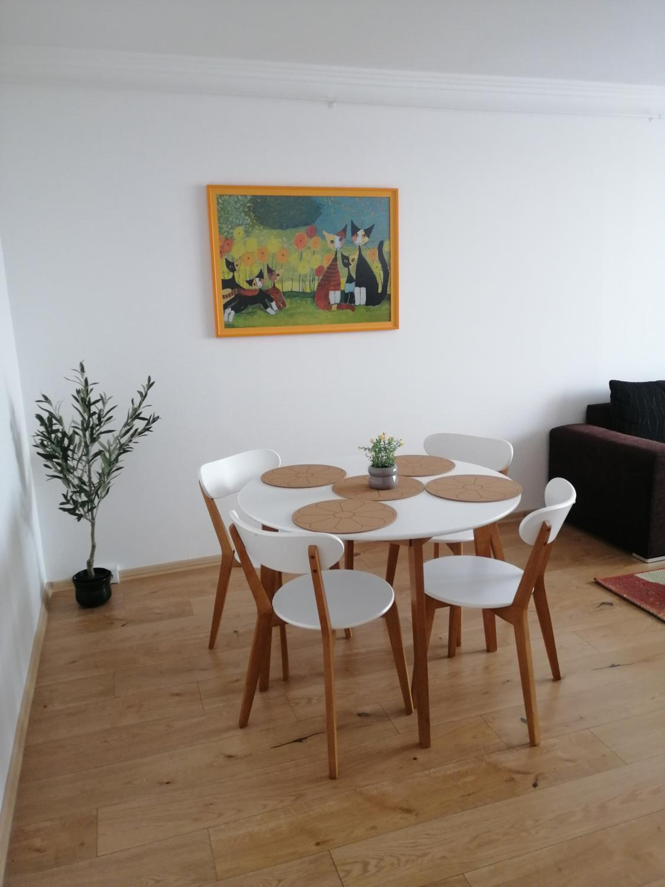 One-Bedroom Apartment photo 2