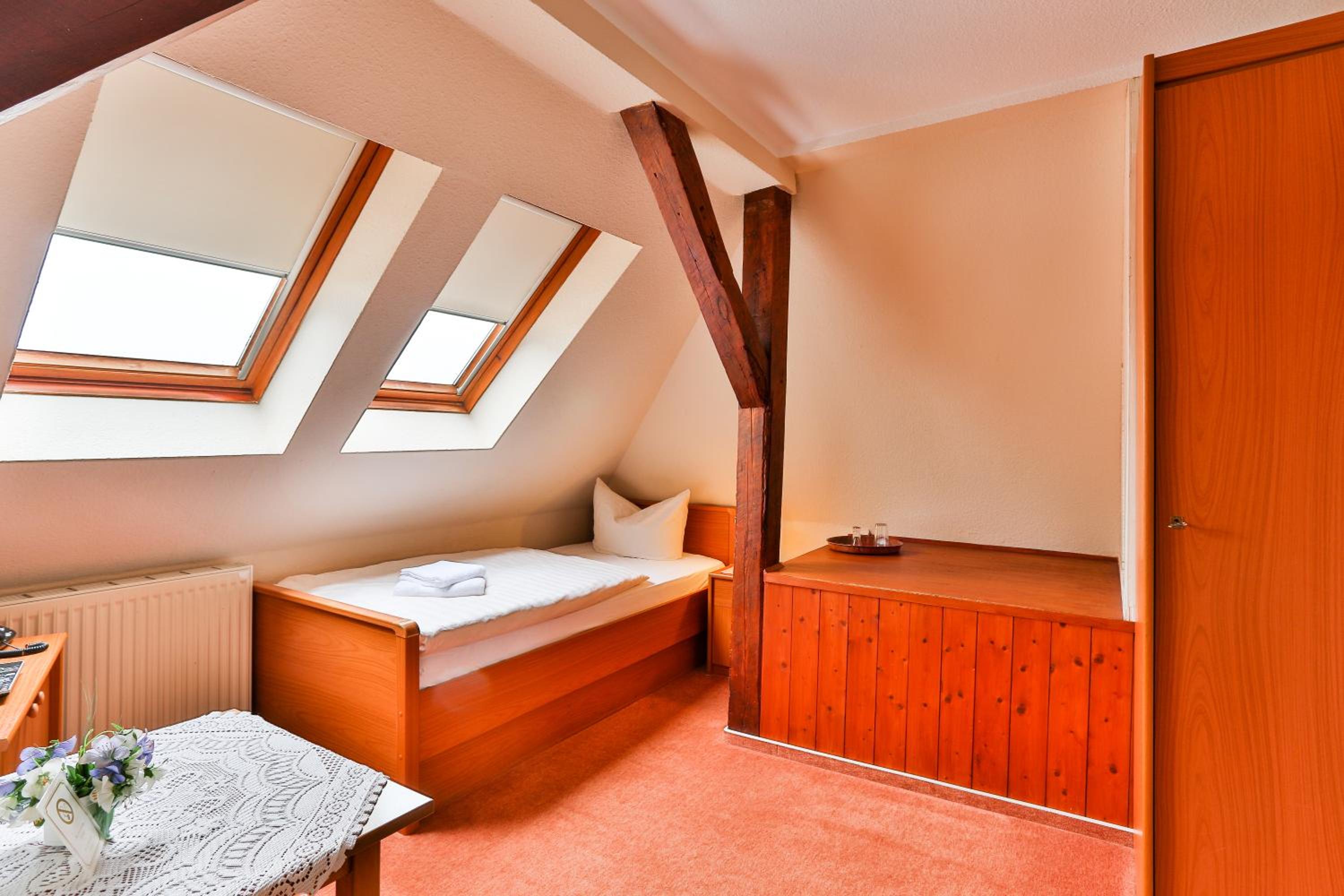 Single Room photo 3