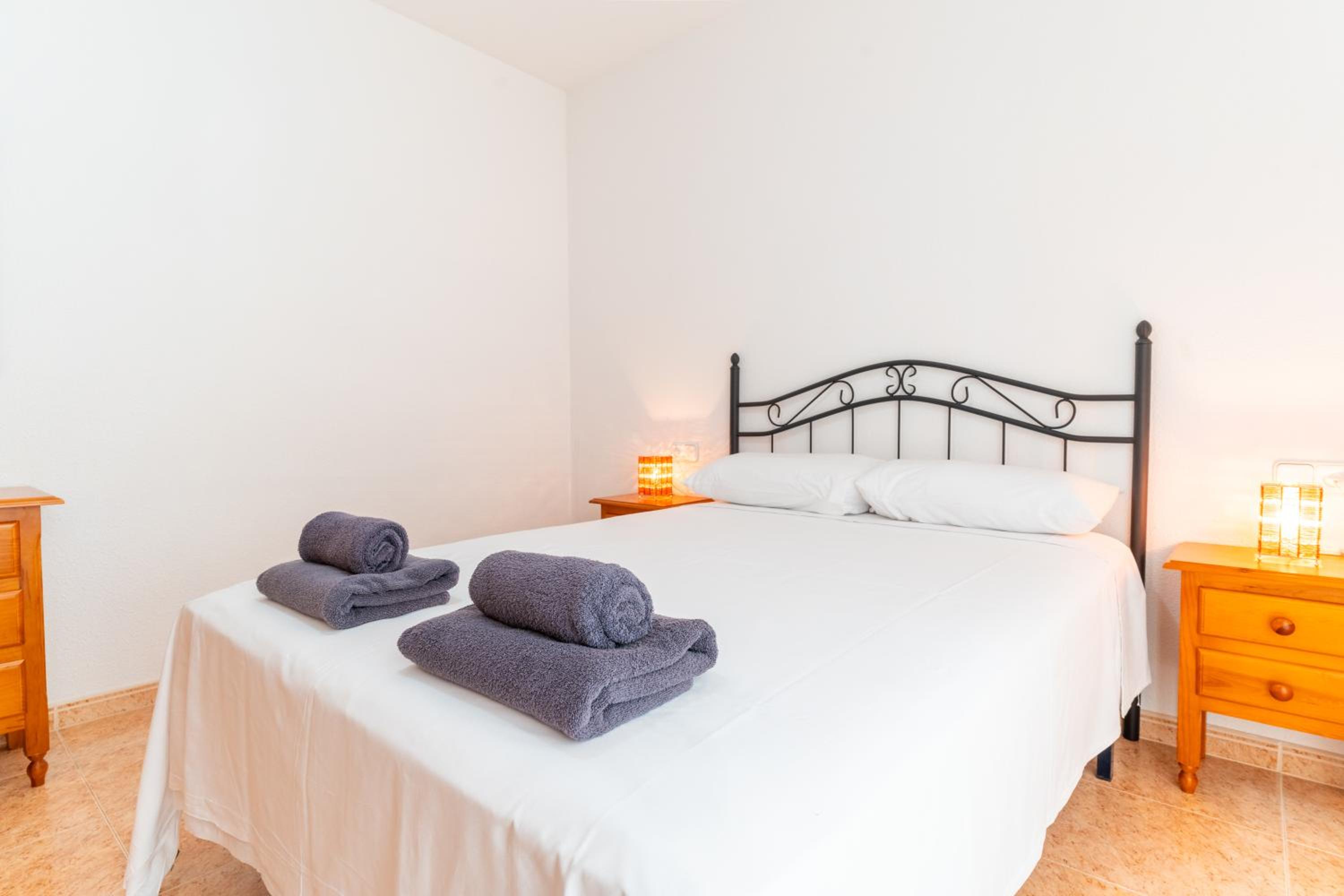 Apartamento de tres habitaciones con vista al mar