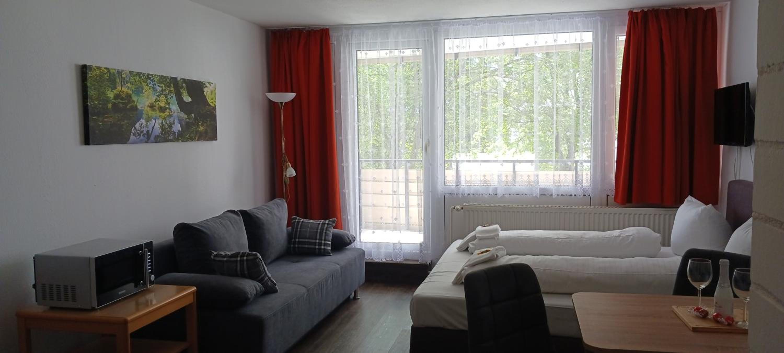 One-Bedroom Apartment photo 1