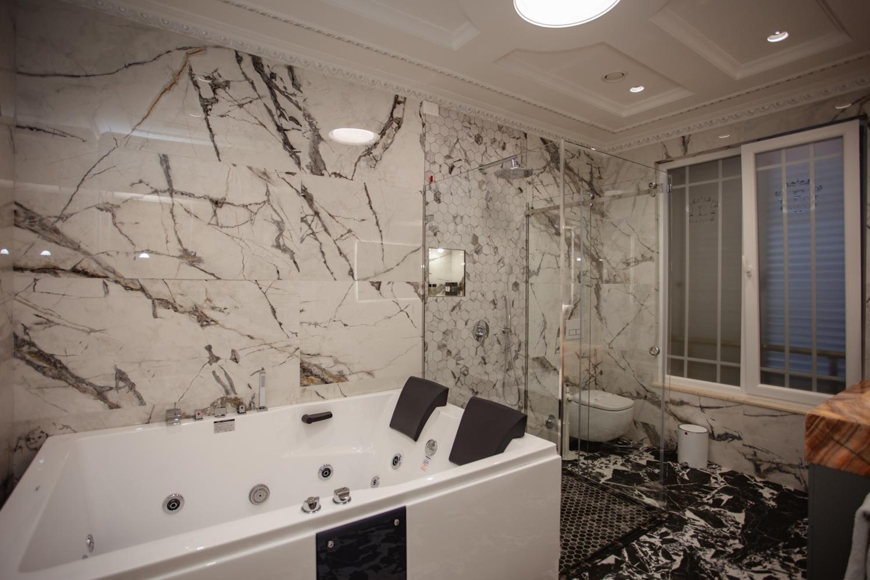 Deluxe King Room photo 3