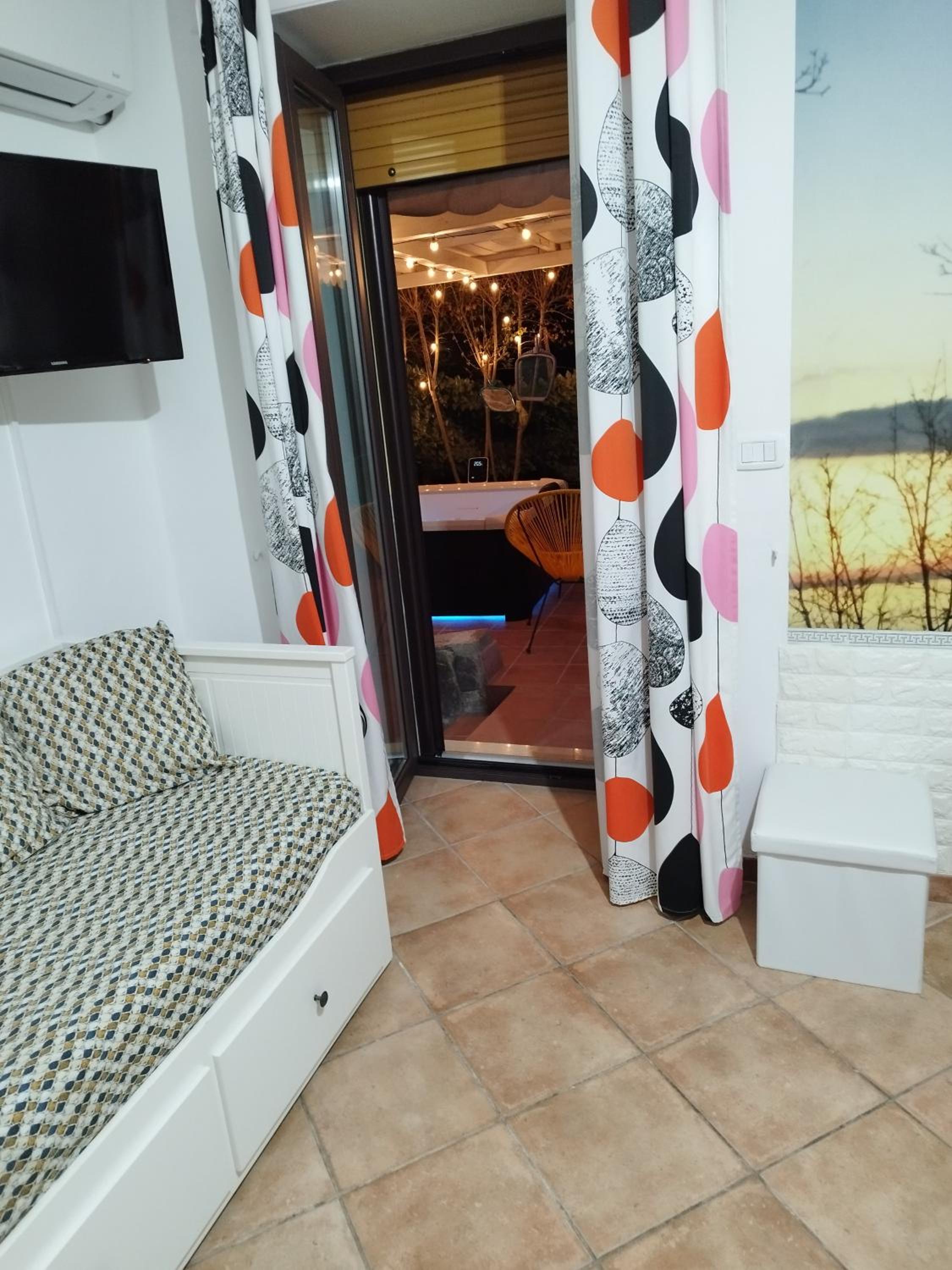Family Room with Private Bathroom photo 1