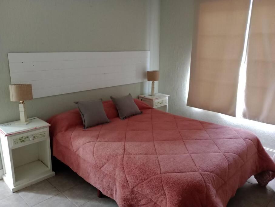 Six-Bedroom House photo 2