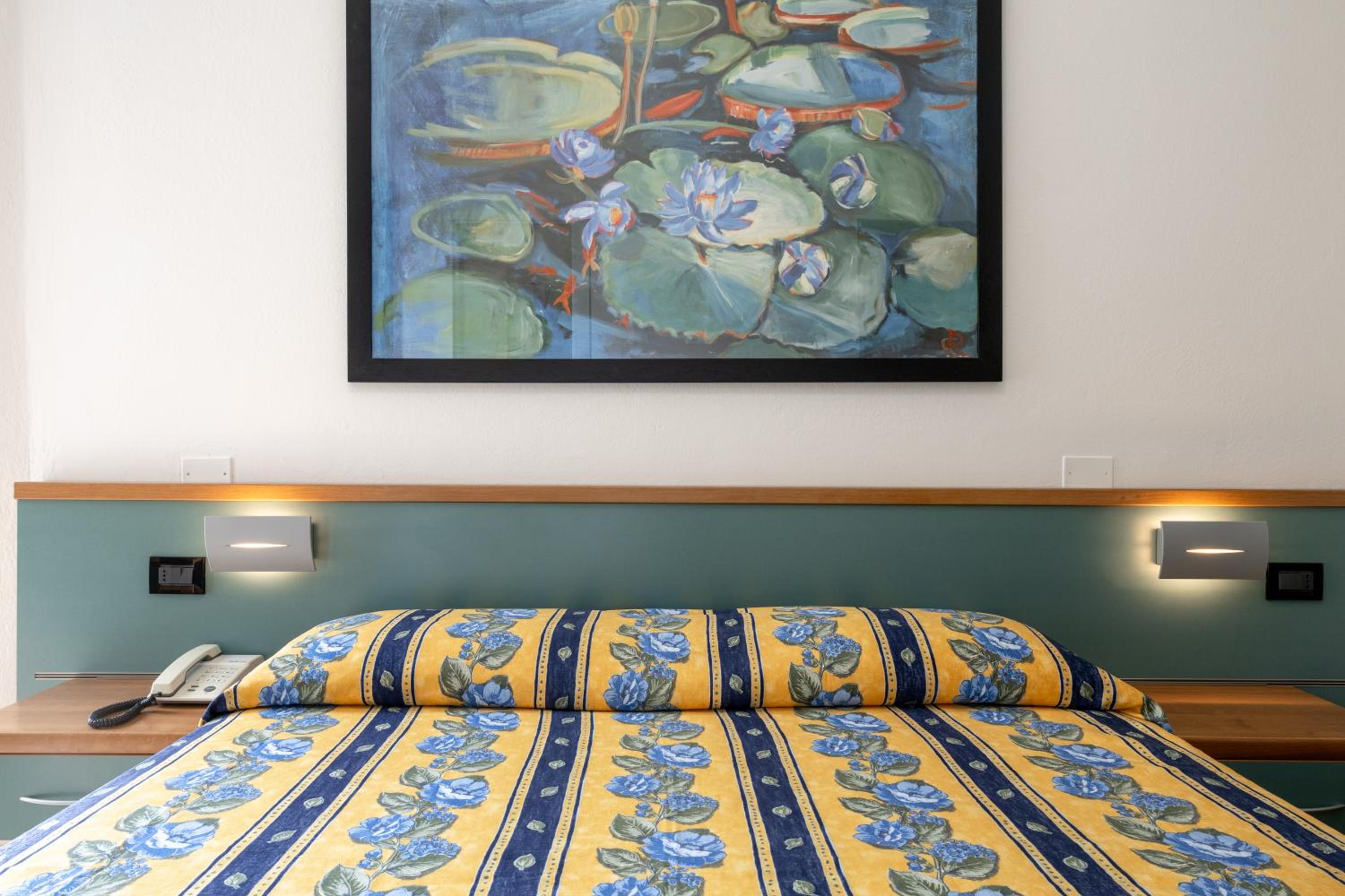 Double Room with Balcony and Side Sea View