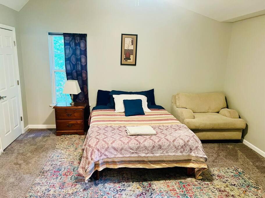 Three-Bedroom Apartment photo 2