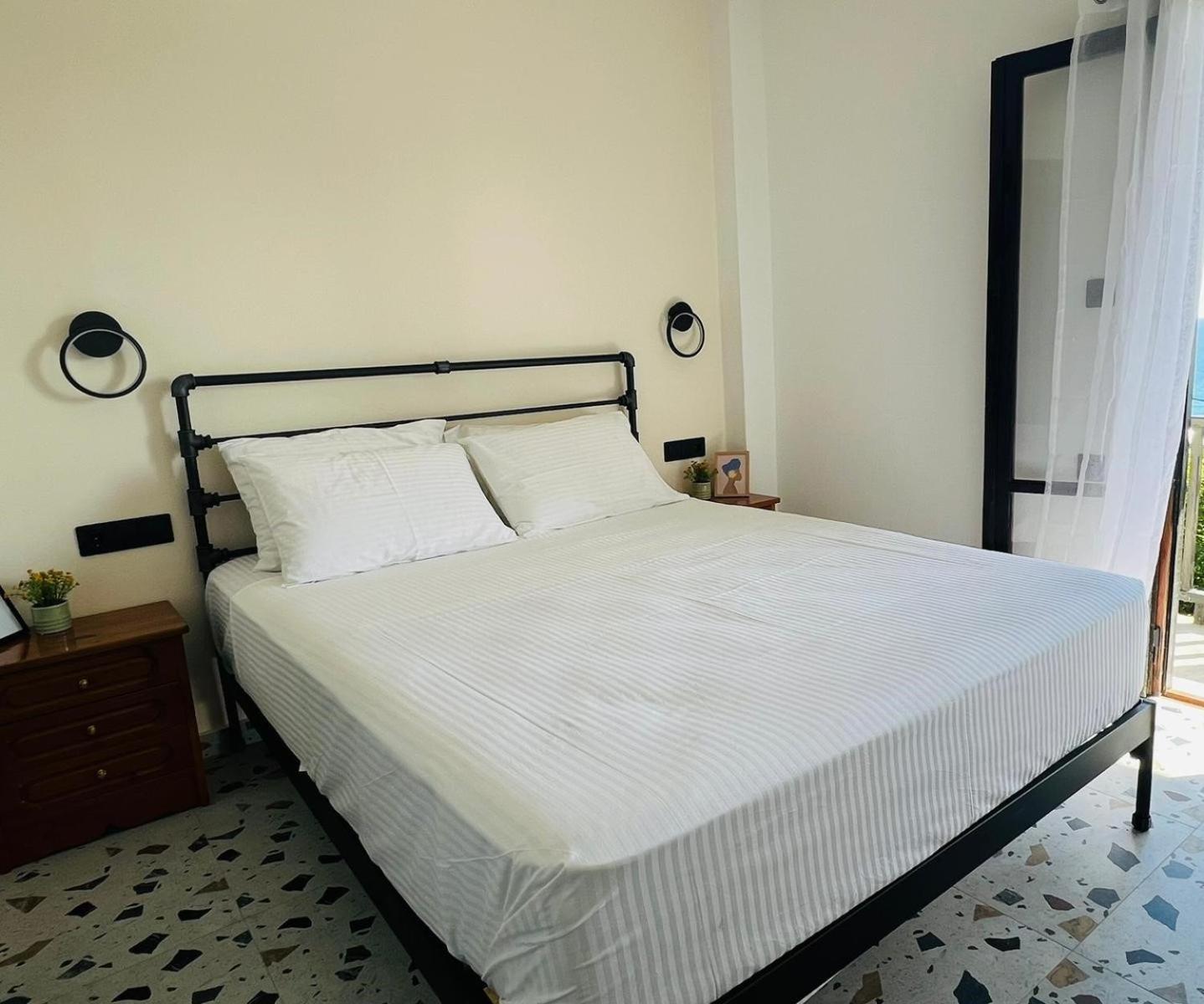 Economy Double Room - Photo 10