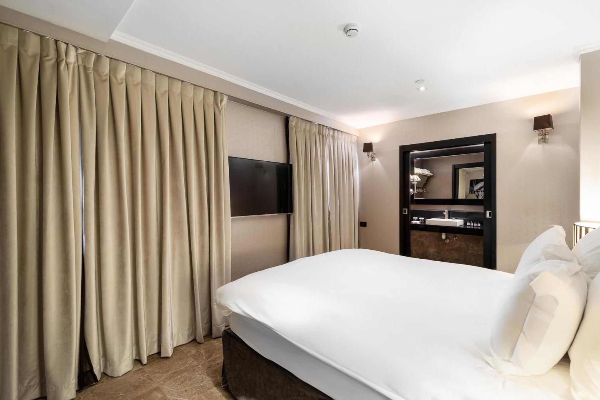 Deluxe Double Room photo 2