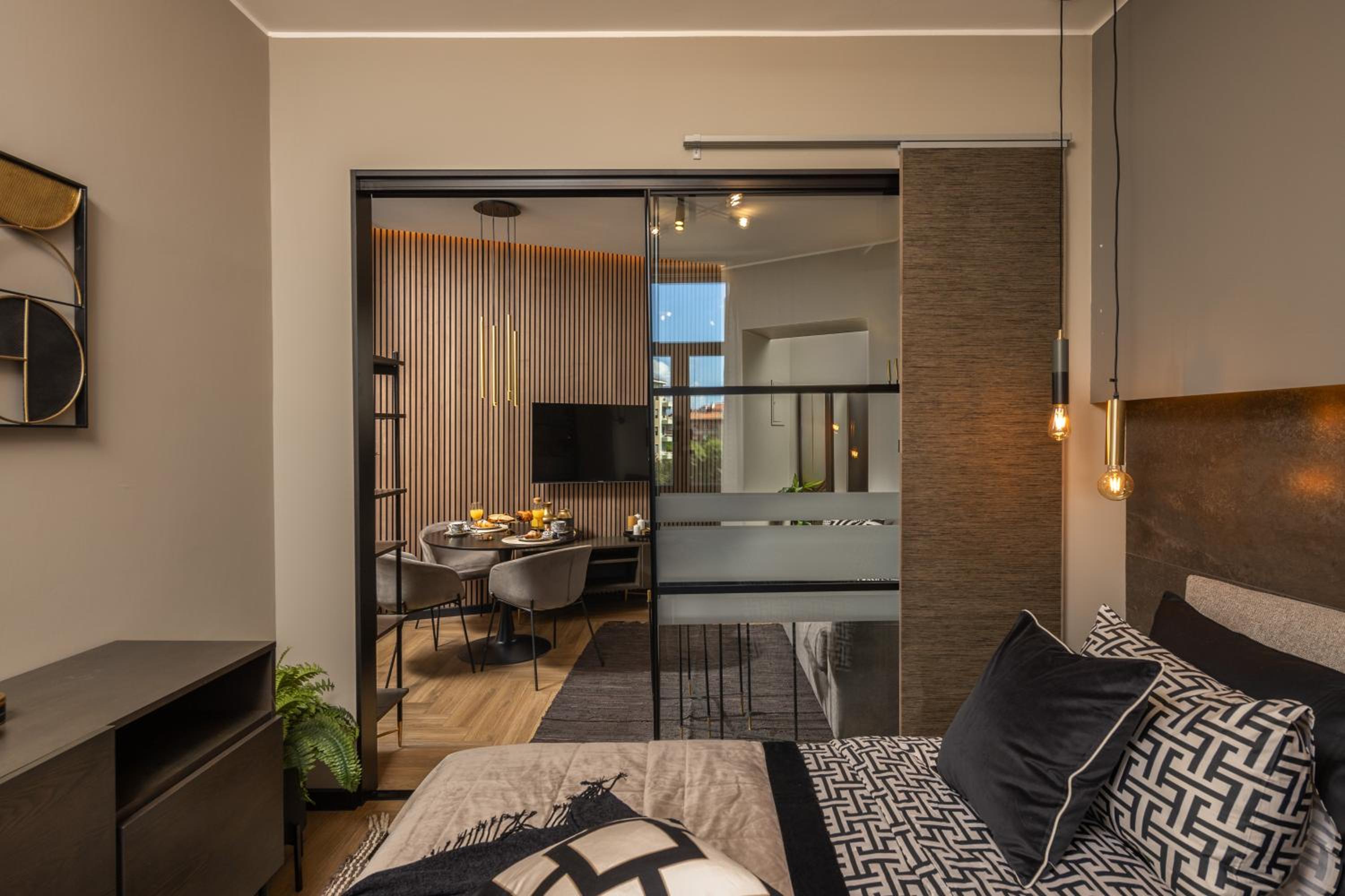 One-Bedroom Deluxe Apartment photo 2