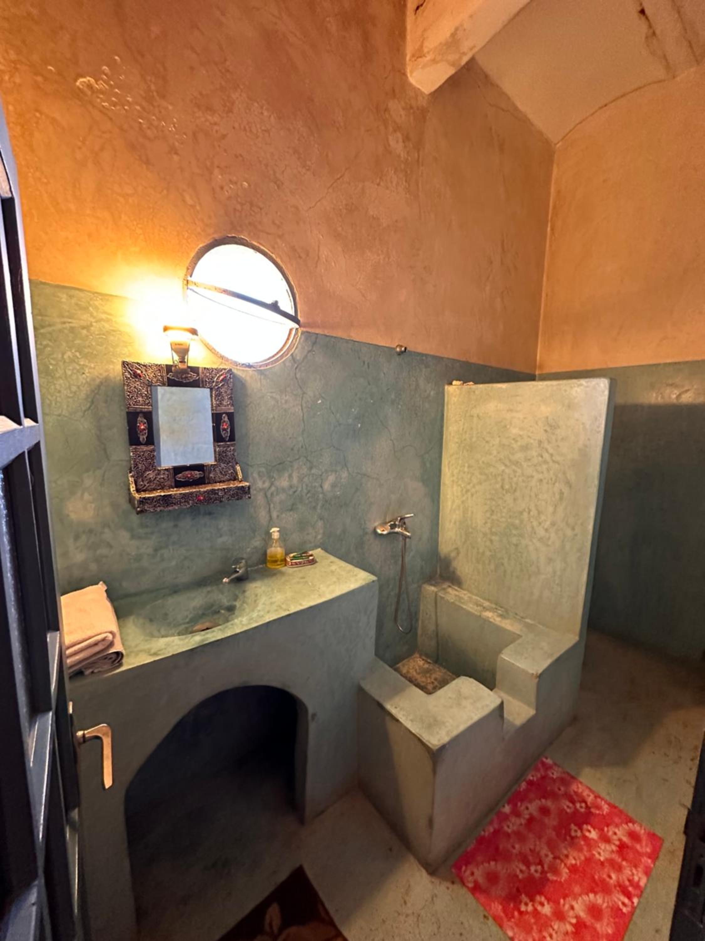 Double Room with Private Bathroom - Photo 4