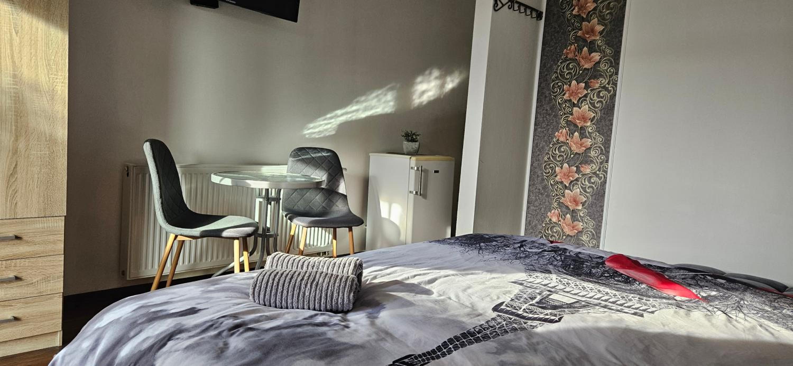 Double or Twin Room - Photo 1
