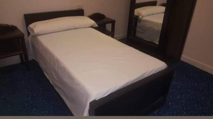 Single Room with Private Bathroom photo 3