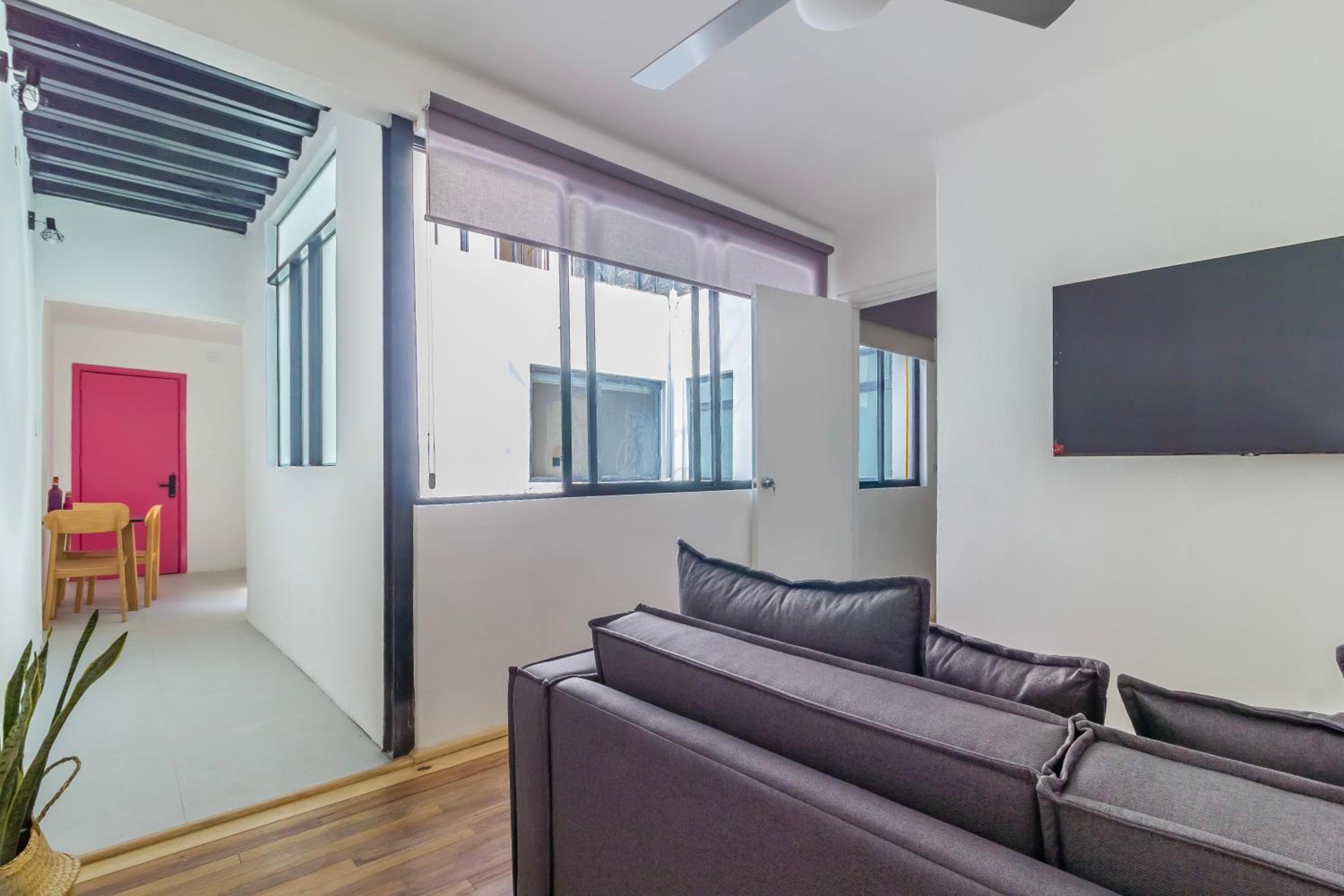 One-Bedroom Standard Apartment photo 3