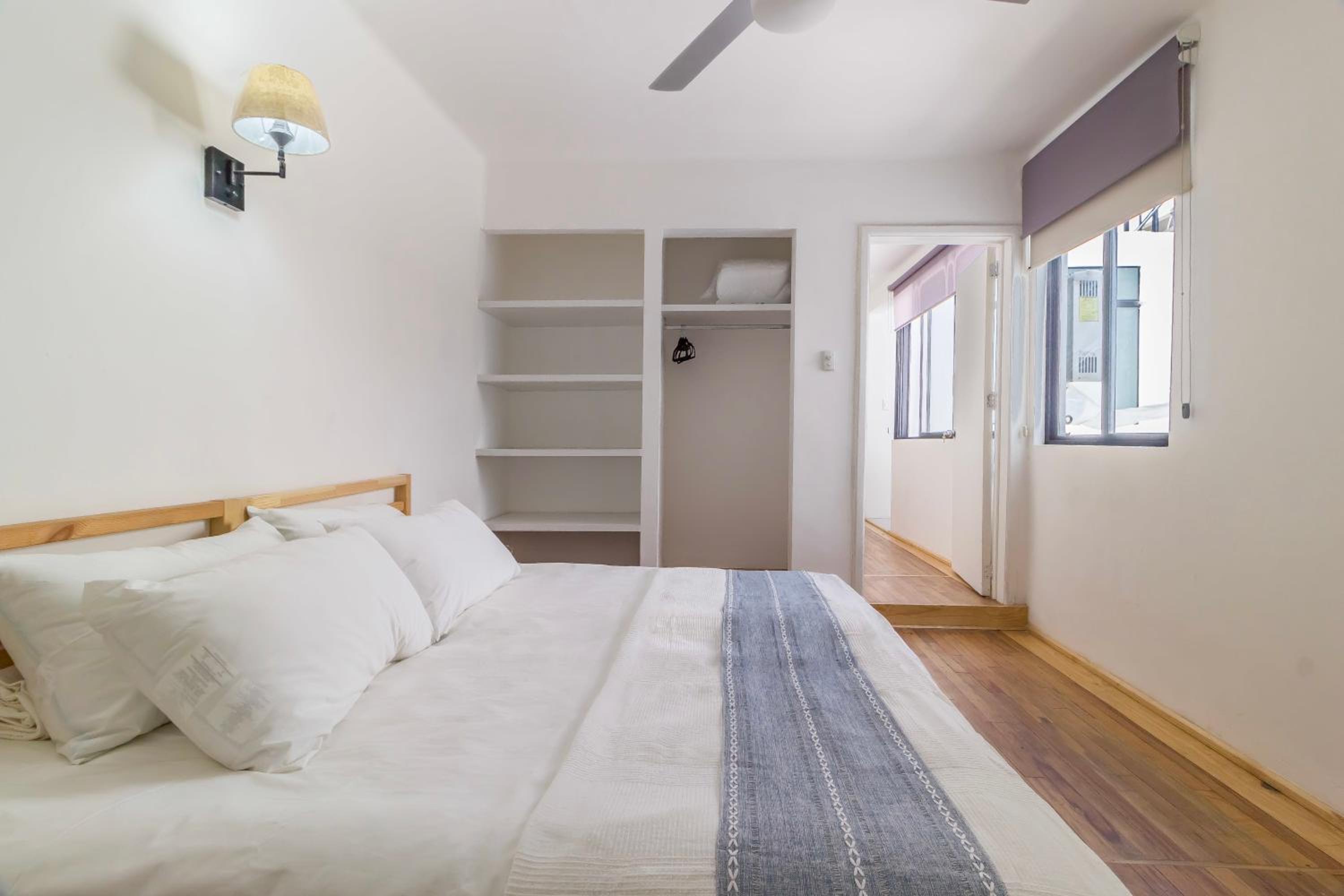 One-Bedroom Standard Apartment photo 2