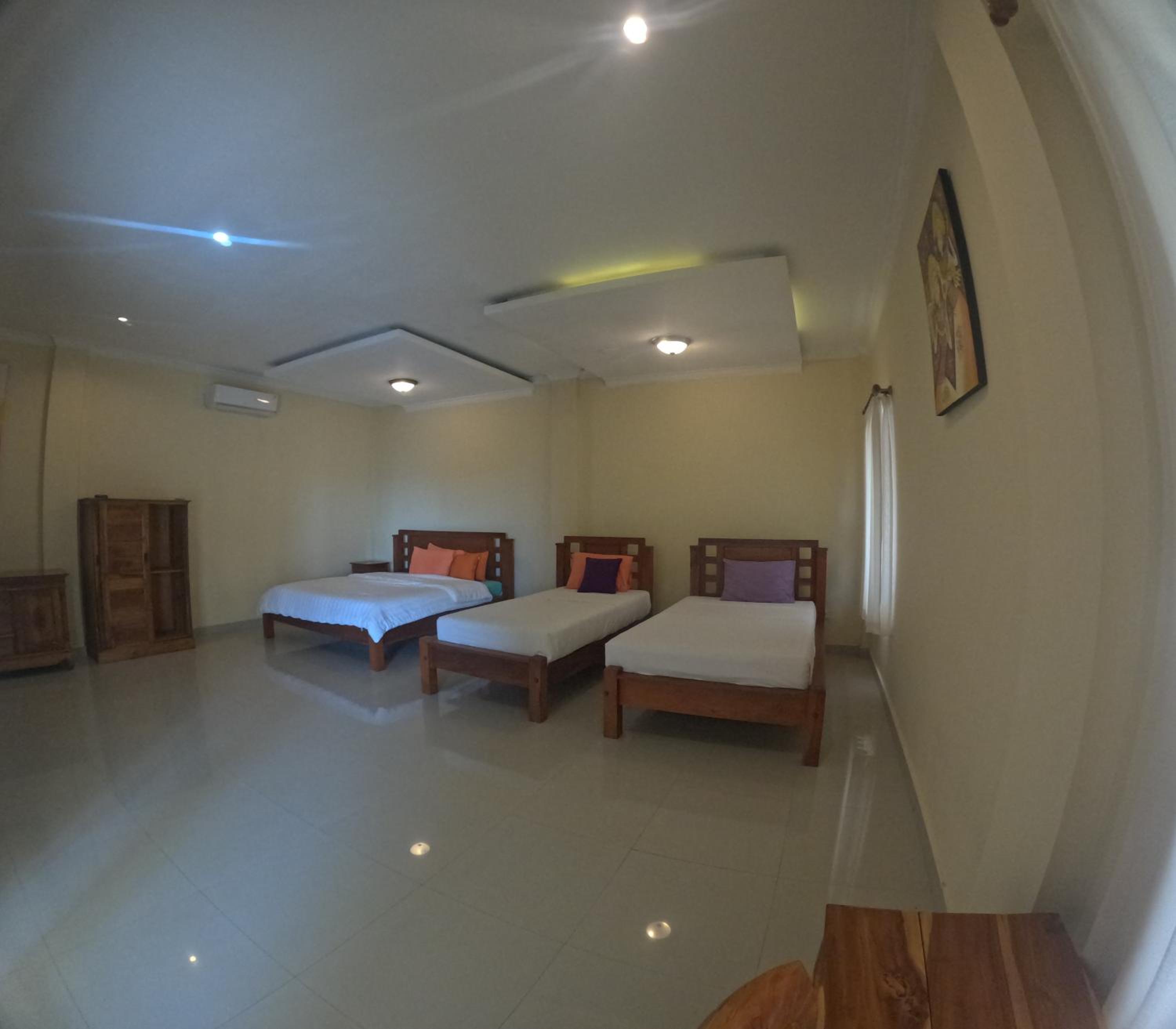 Deluxe Family Room photo 3