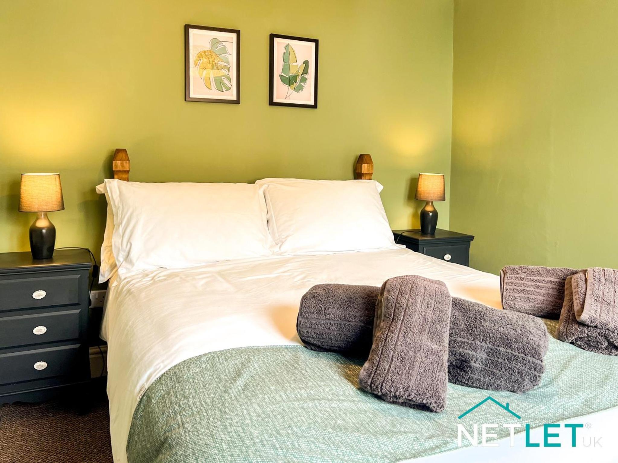 Three-Bedroom House photo 1