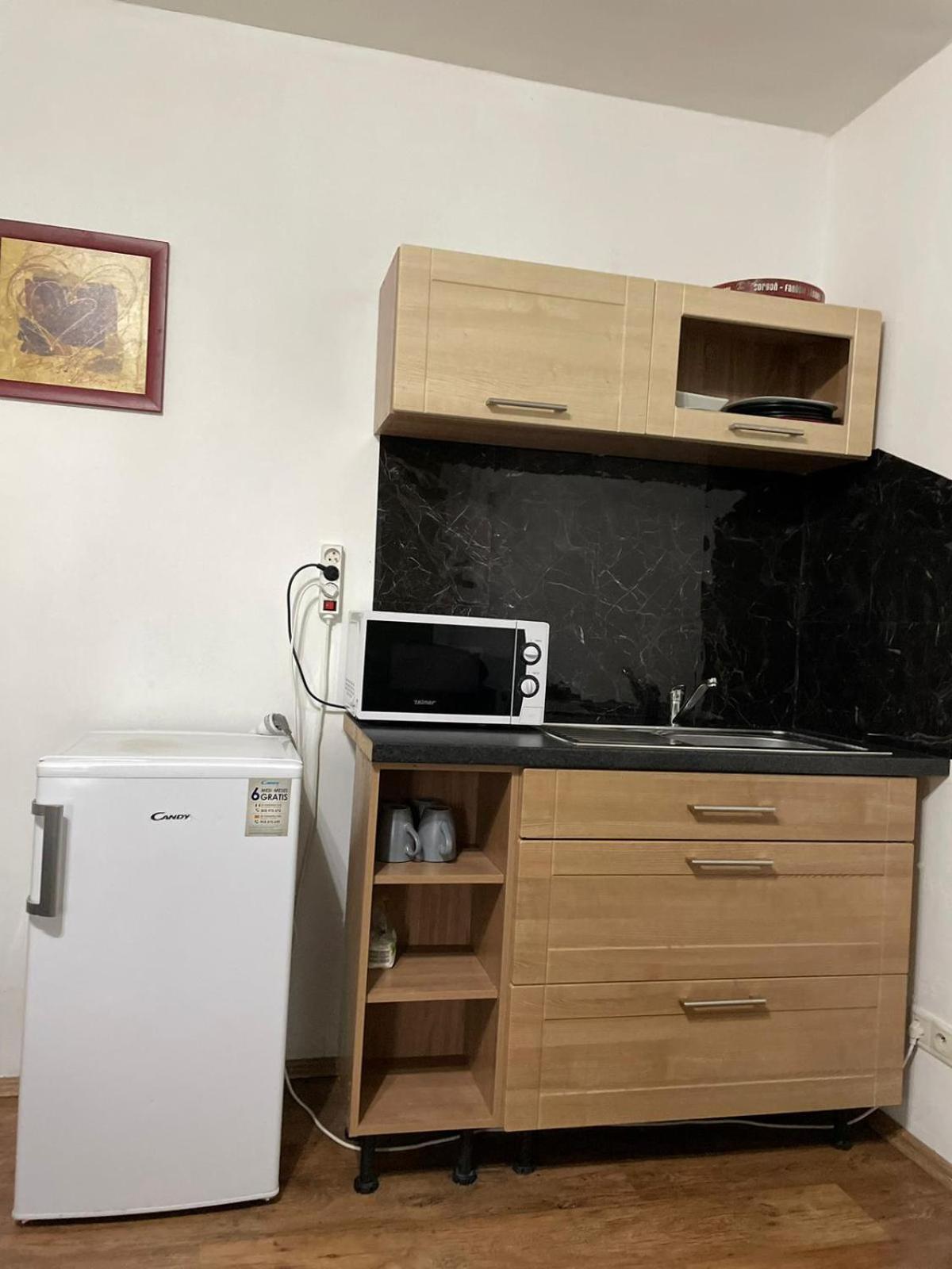 Double Room with Private Bathroom - Photo 5