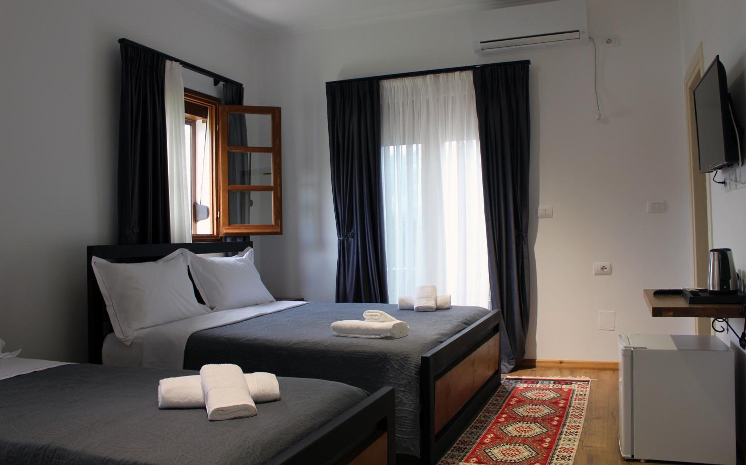 Superior Triple Room photo 2