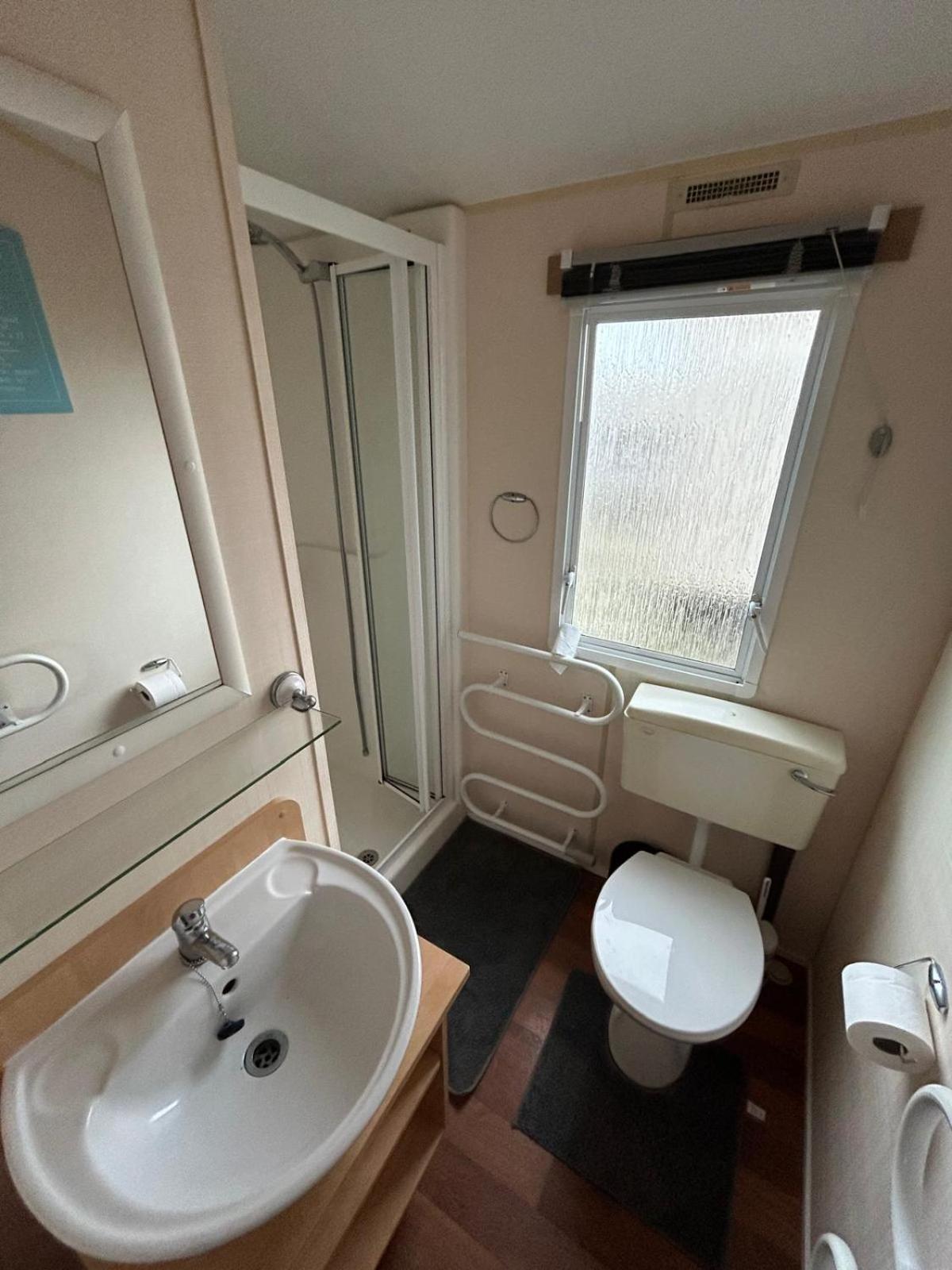 Three-Bedroom House photo 3