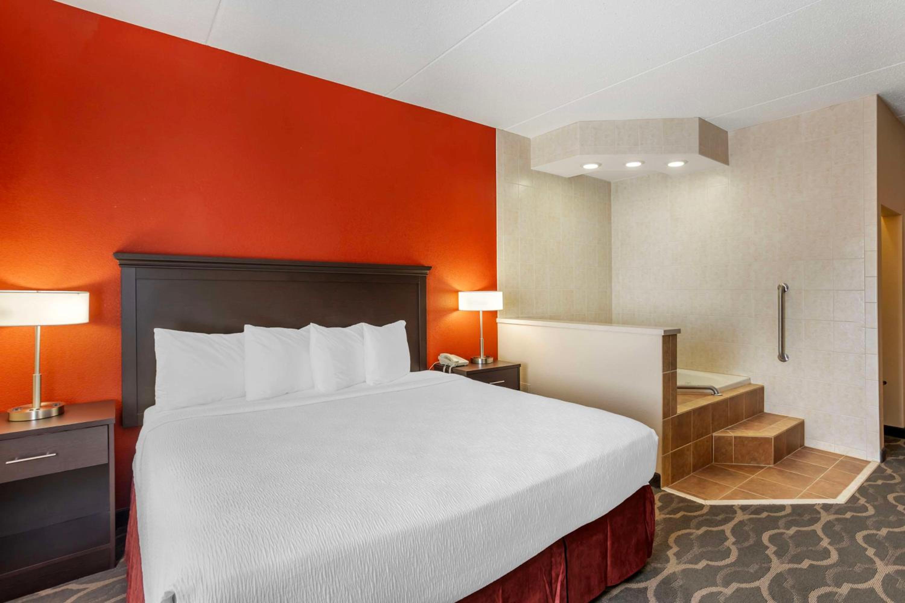 Larger King Room with Sofa Bed - Non-Smoking