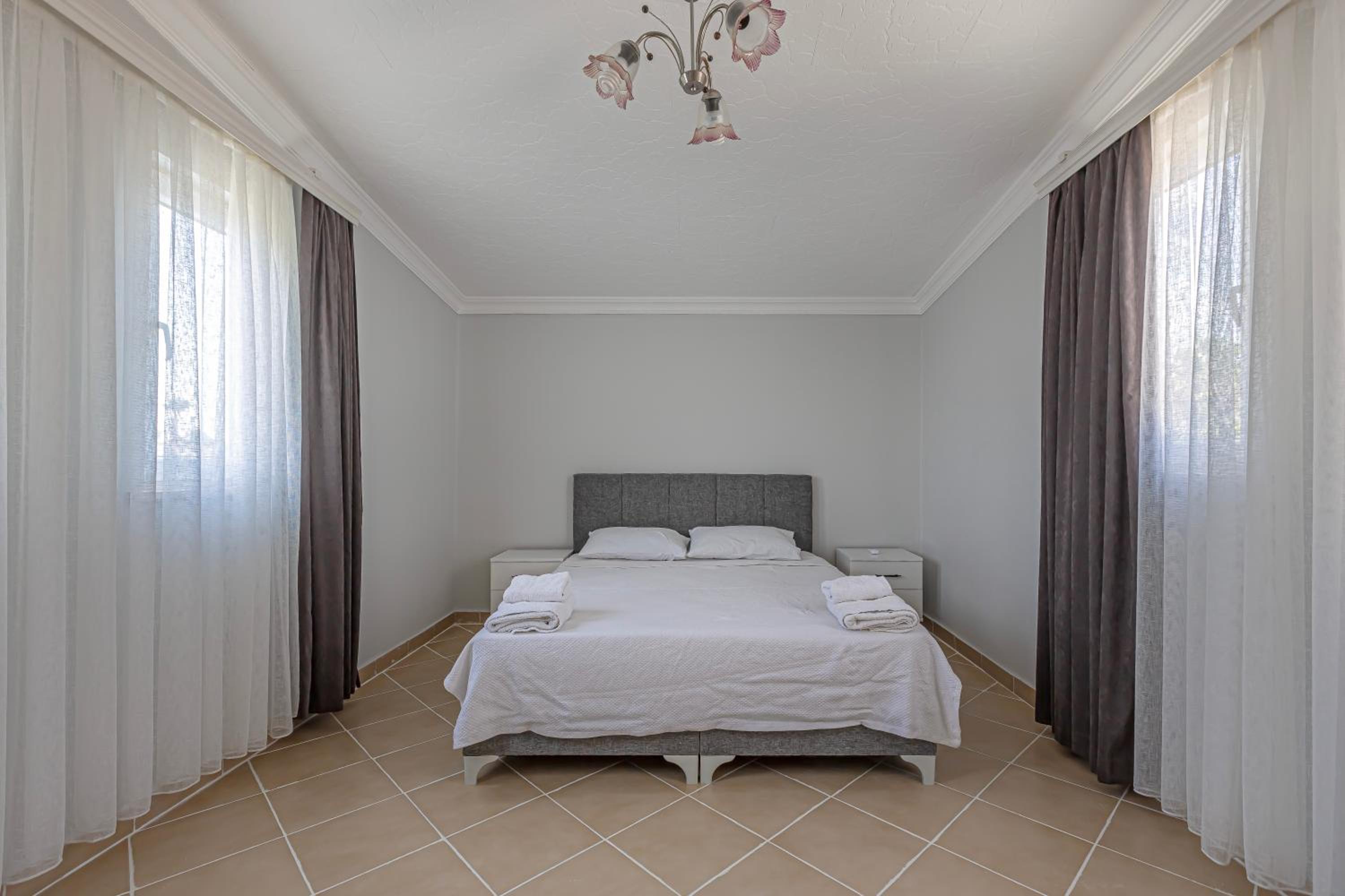 Villa photo 1