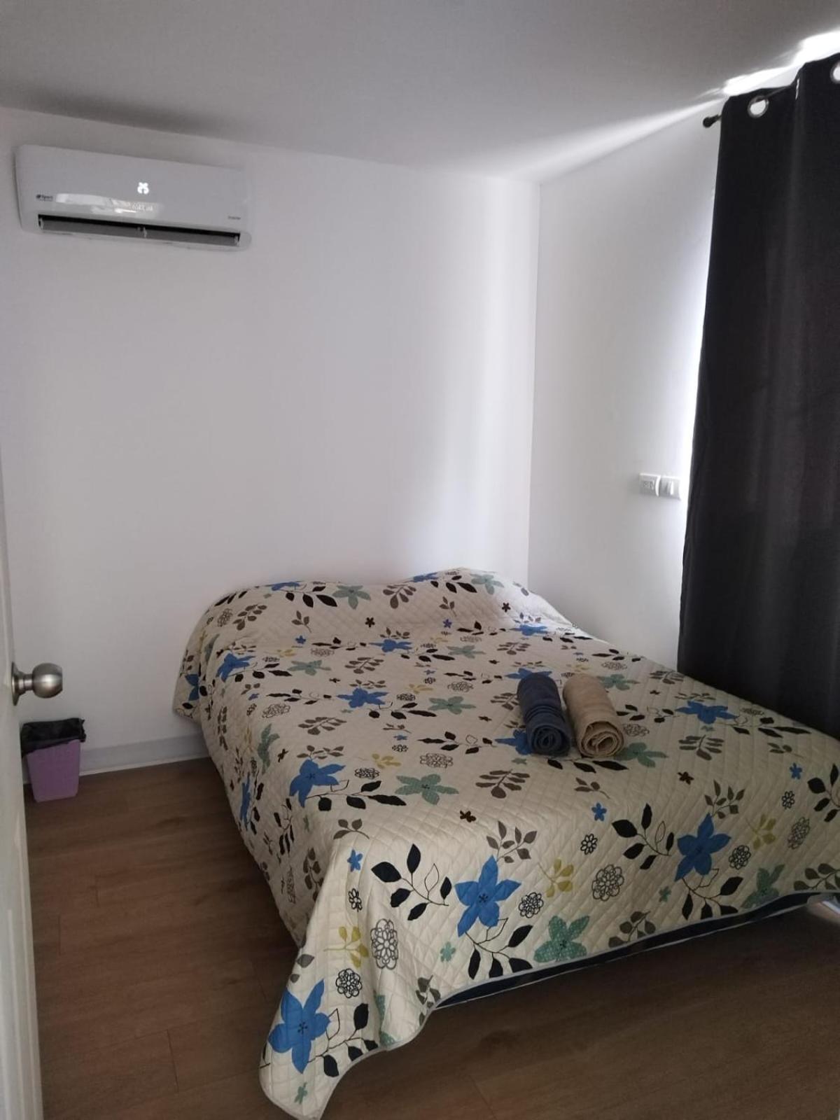 One-Bedroom House photo 1