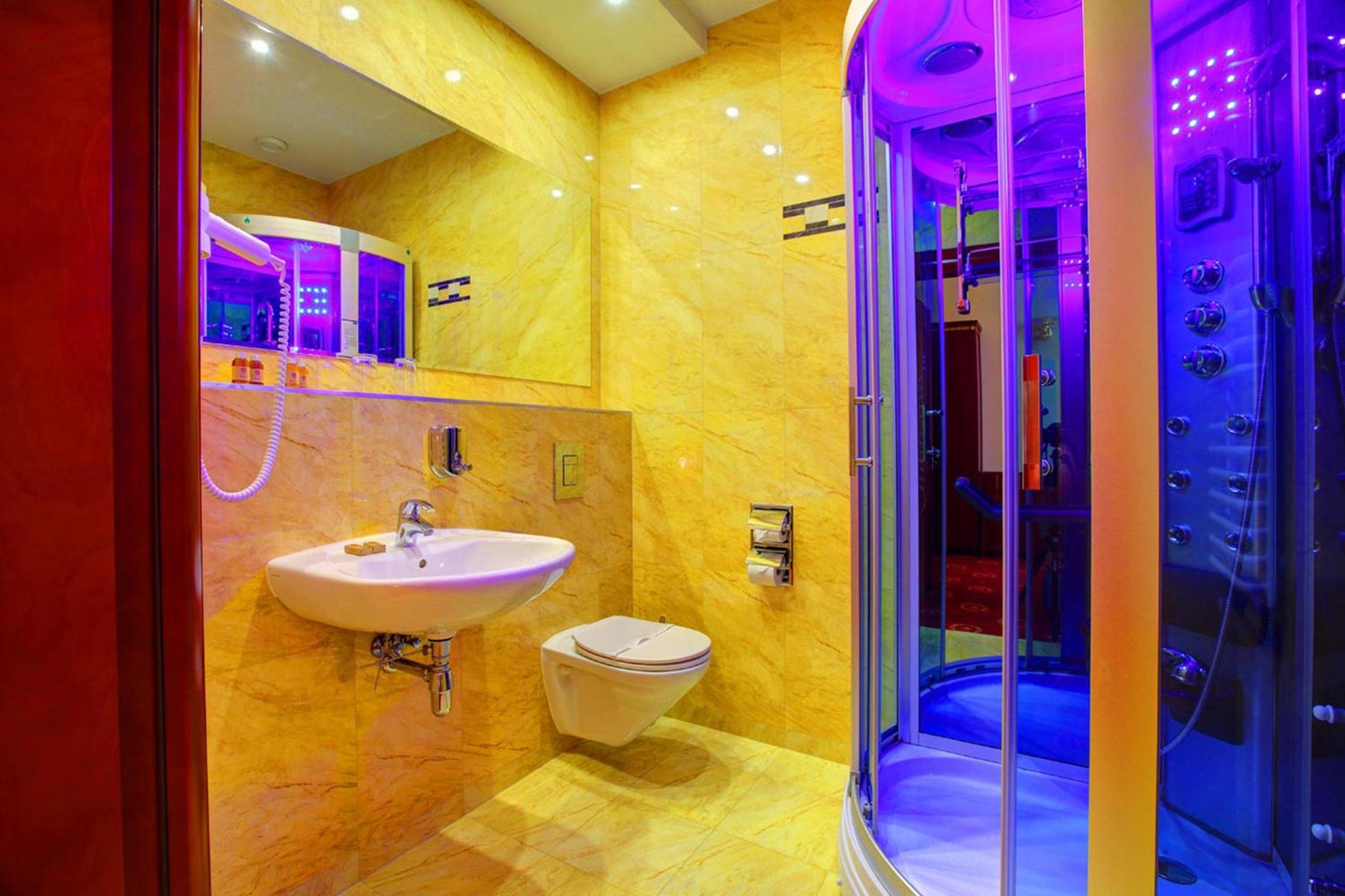 Double or Twin Room - Photo 3