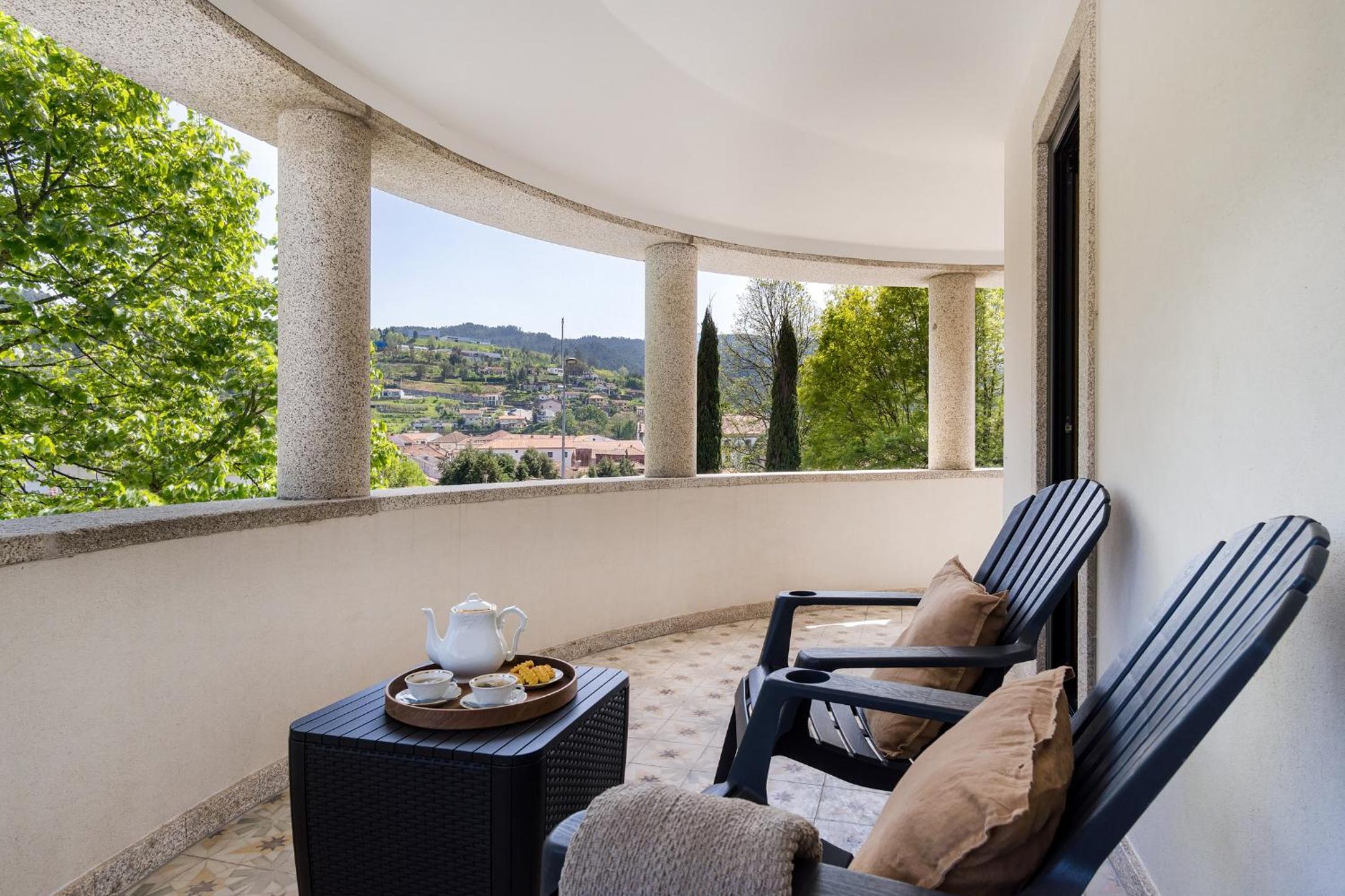 King Suite with Balcony photo 2