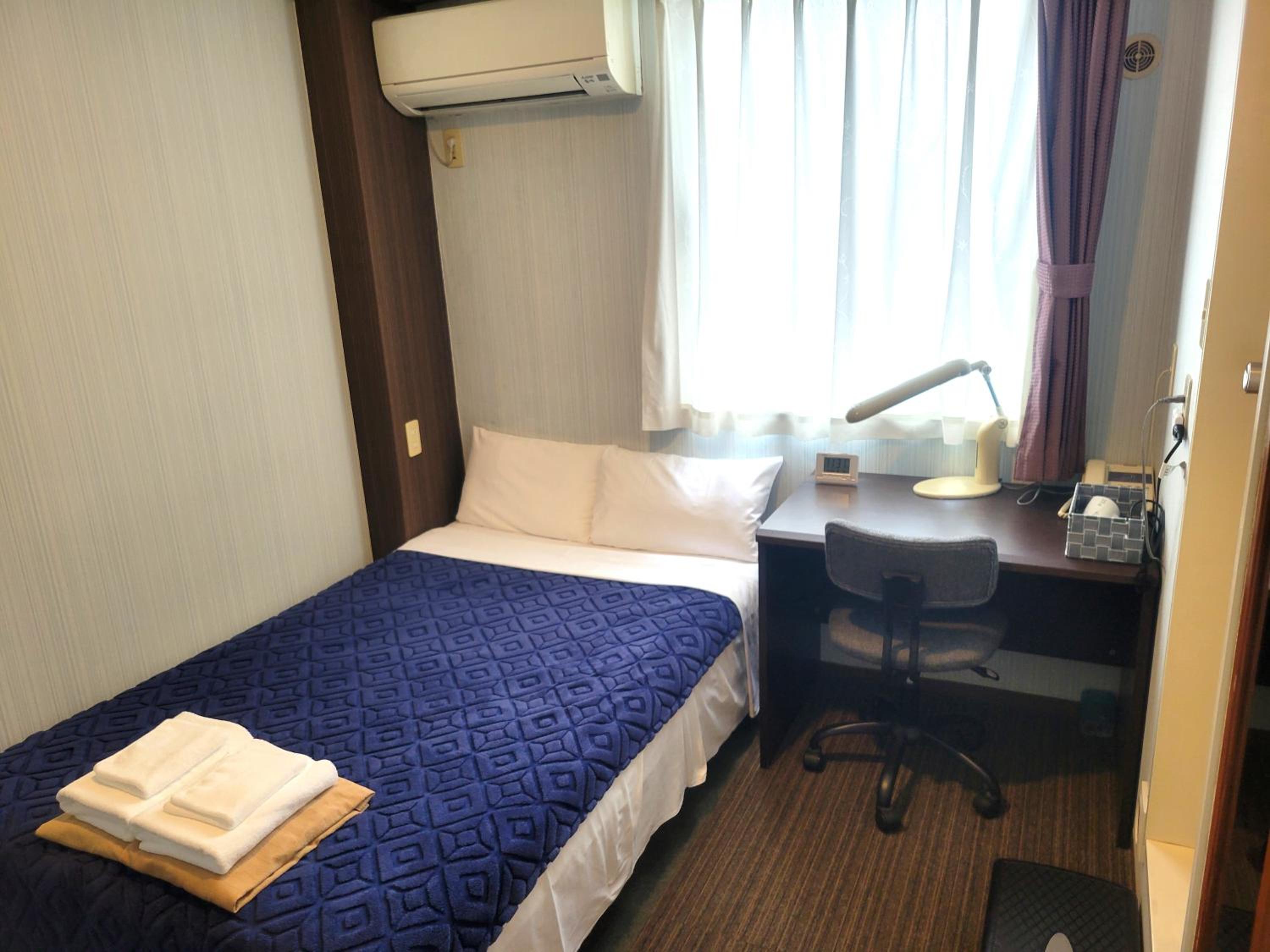 Small Double Room - Non-Smoking - Photo 7