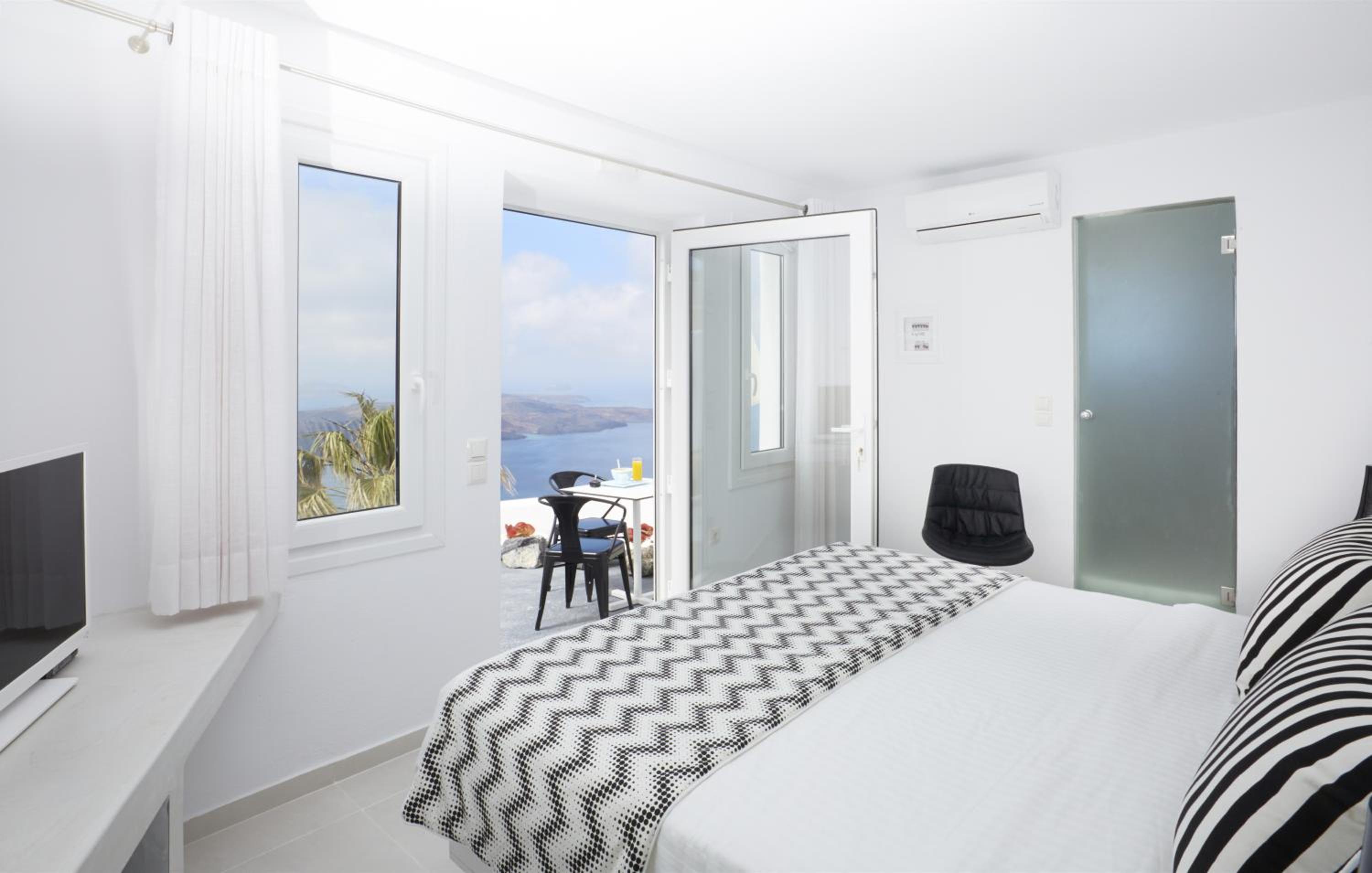 Honeymoon Heart Suite