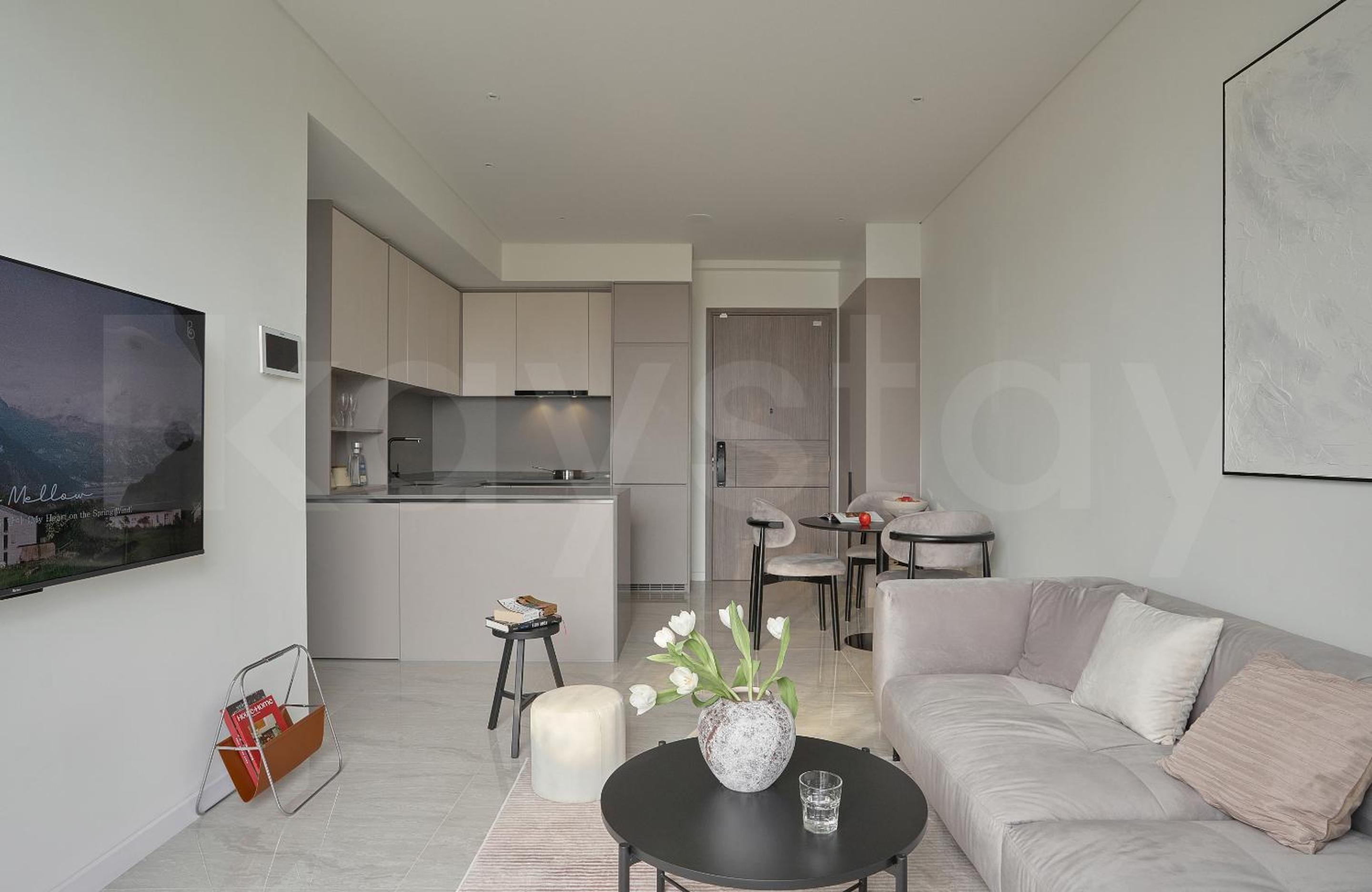Two-Bedroom Apartment with Balcony photo 2