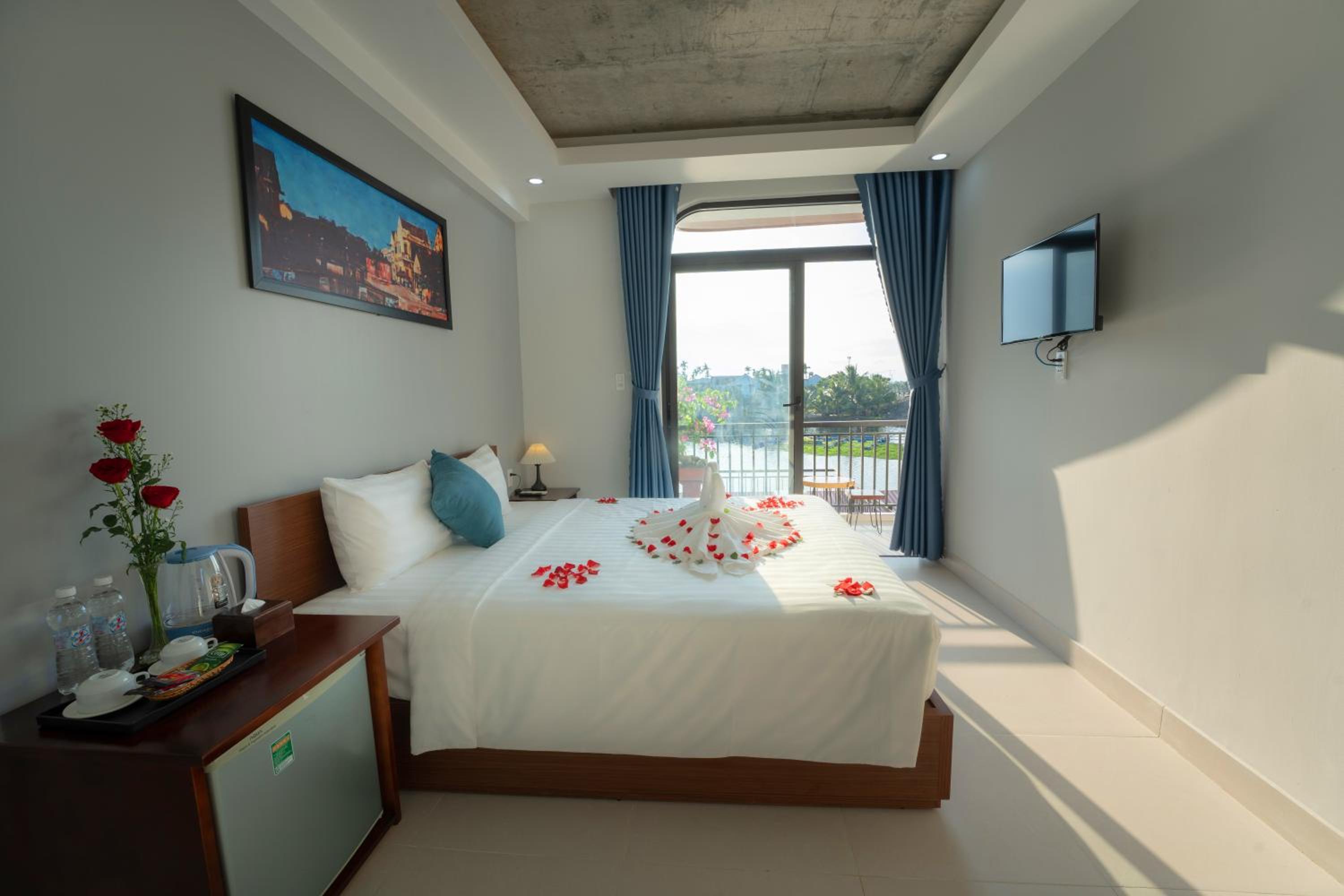 King Room With Pool View